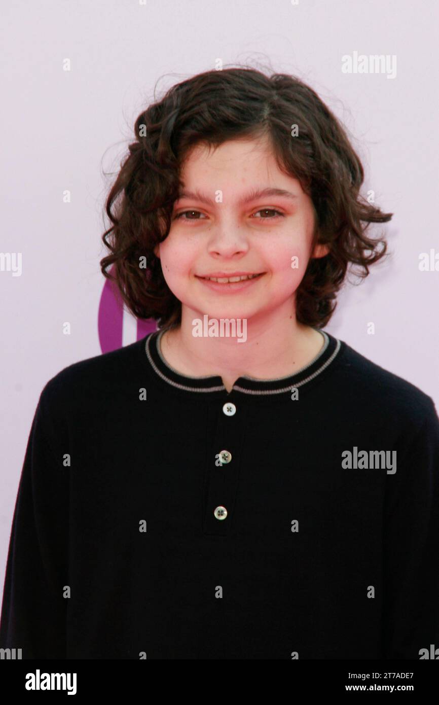 Max Burkholder al quarto evento annuale Power of Youth di Variety. Gli arrivi si terranno presso i Paramount Studios di Hollywood, CALIFORNIA, domenica 24 ottobre 2010. Crediti fotografici: Joseph Martinez / Picturelux Foto Stock