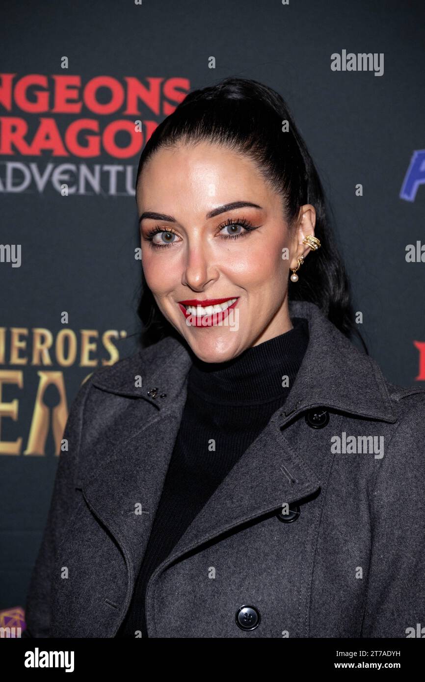 Los Angeles, USA. 13 novembre 2023. L'attrice Noura Ibrahim partecipa all'evento di proiezione Dungeons and Dragons Adventures all'E.P. and L.P. Rooftop, Los Angeles, CA 13 novembre 2023 Credit: Eugene Powers/Alamy Live News Foto Stock