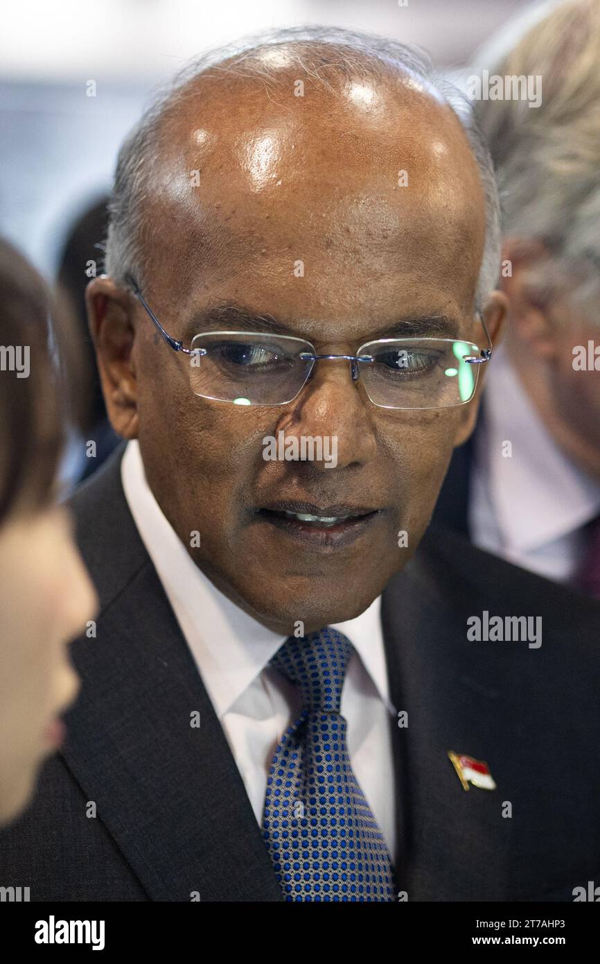 Villepinte, Francia. 14 novembre 2023. K Shanmugam, Ministro degli interni di Singapore e Ministro della legge, visita la mostra internazionale della sicurezza nazionale fiera Milipol, al Parc des Expositions di Villepinte, Parigi Surbubs, il 14 novembre 2023. Foto di Raphael Lafargue/ABACAPRESS.COM Credit: Abaca Press/Alamy Live News Foto Stock