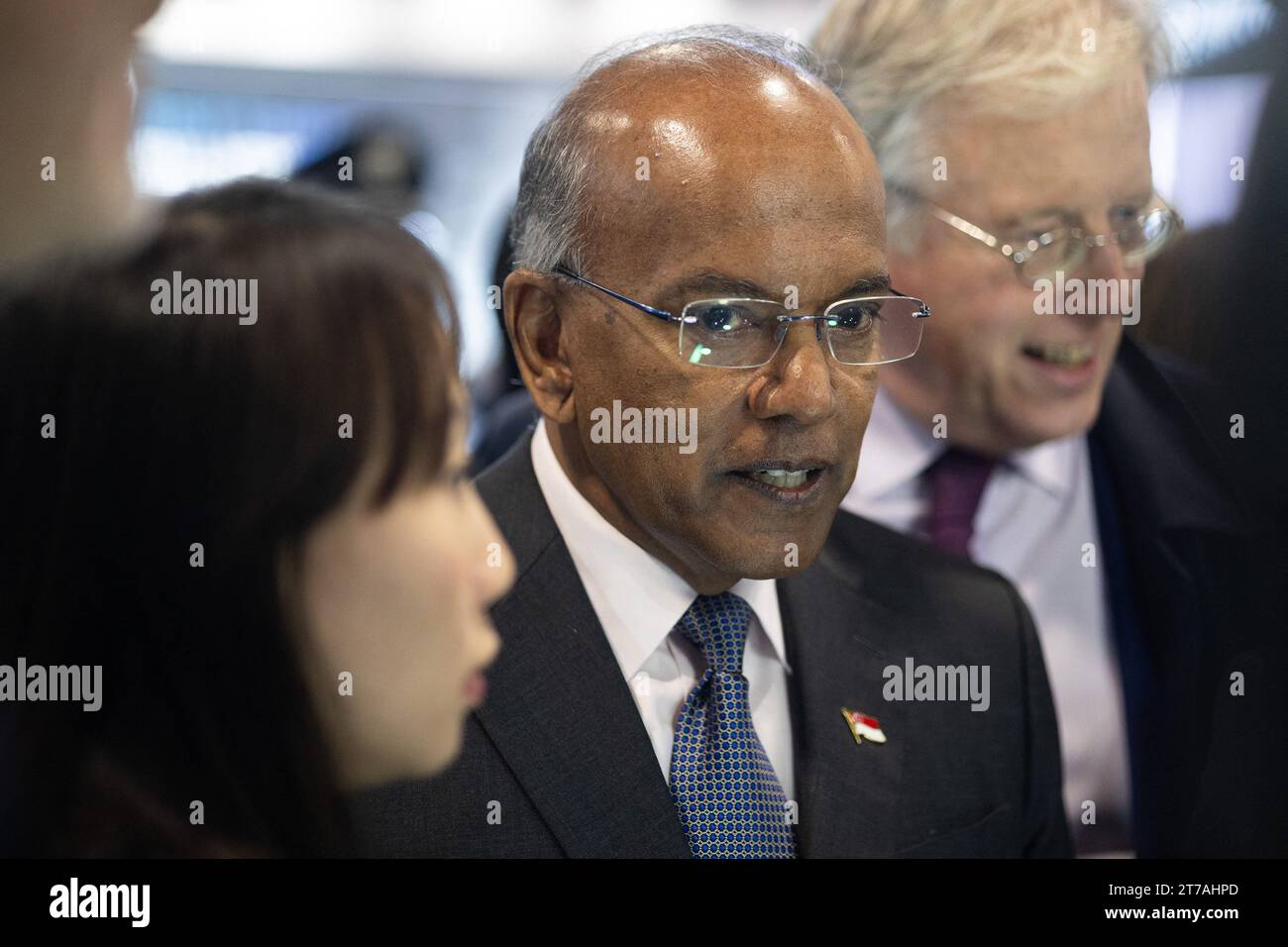 Villepinte, Francia. 14 novembre 2023. K Shanmugam, Ministro degli interni di Singapore e Ministro della legge, visita la mostra internazionale della sicurezza nazionale fiera Milipol, al Parc des Expositions di Villepinte, Parigi Surbubs, il 14 novembre 2023. Foto di Raphael Lafargue/ABACAPRESS.COM Credit: Abaca Press/Alamy Live News Foto Stock