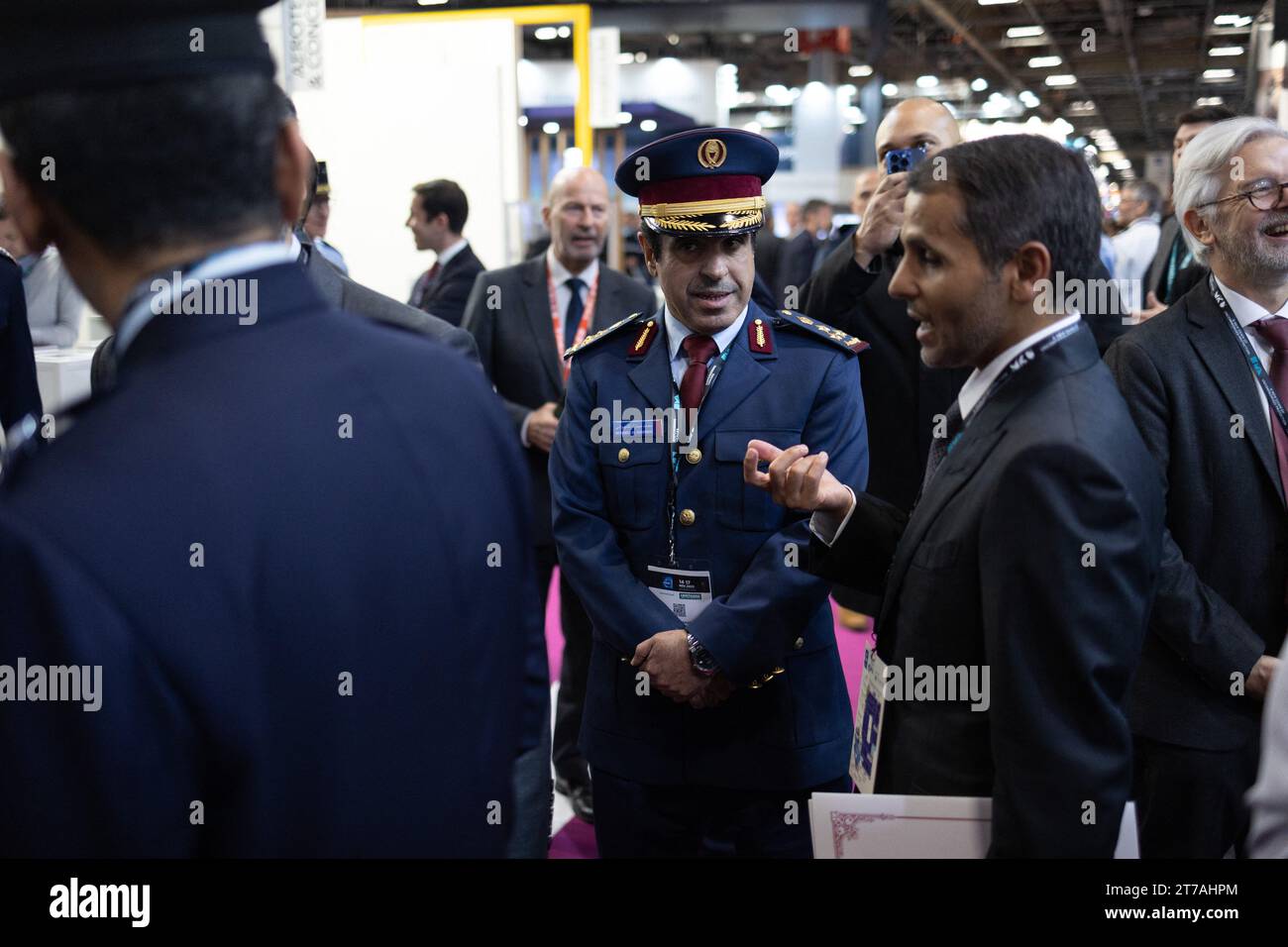 Villepinte, Francia. 14 novembre 2023. Qatar Military visita la fiera internazionale della sicurezza nazionale Milipol, presso il Parc des Expositions di Villepinte, Parigi Surbubs, il 14 novembre 2023. Foto di Raphael Lafargue/ABACAPRESS.COM Credit: Abaca Press/Alamy Live News Foto Stock