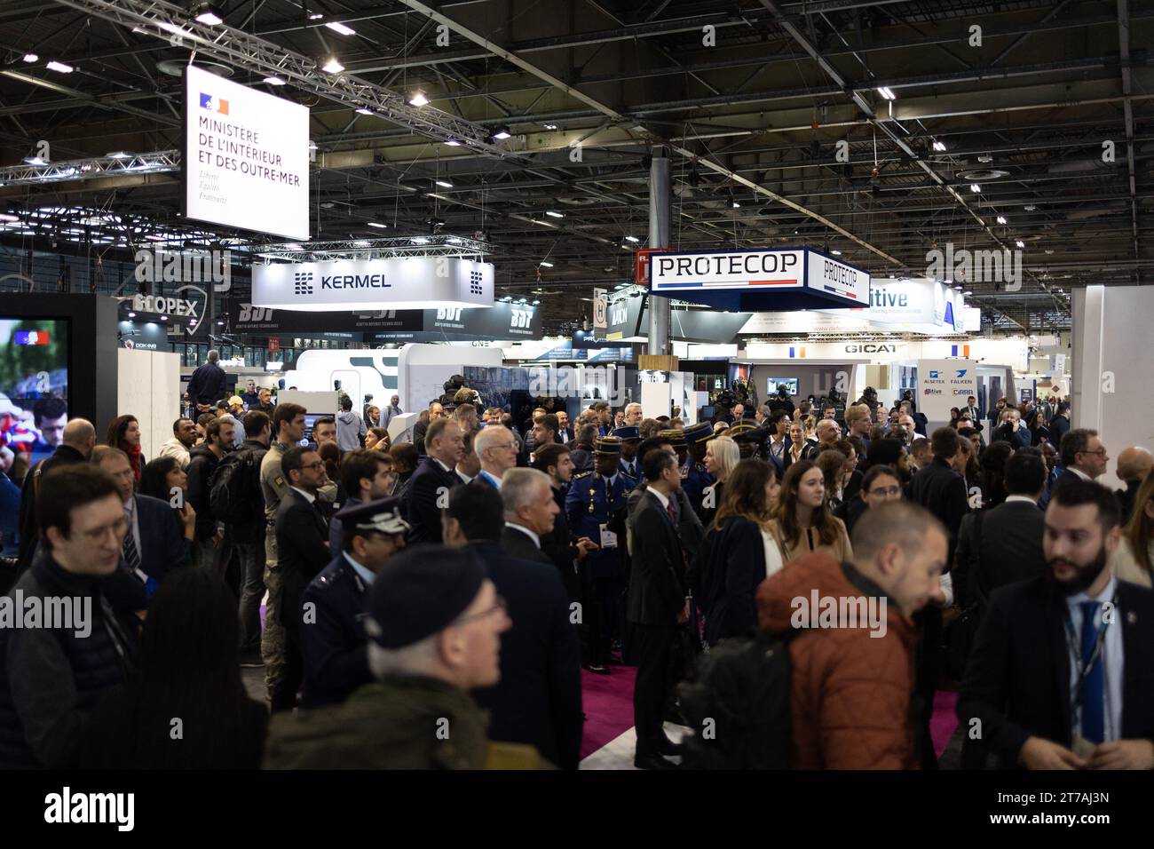 Villepinte, Francia. 14 novembre 2023. Vista generale della fiera internazionale della sicurezza nazionale Milipol, presso il Parc des Expositions di Villepinte, Parigi Surbubs, il 14 novembre 2023. Foto di Raphael Lafargue/ABACAPRESS.COM Credit: Abaca Press/Alamy Live News Foto Stock
