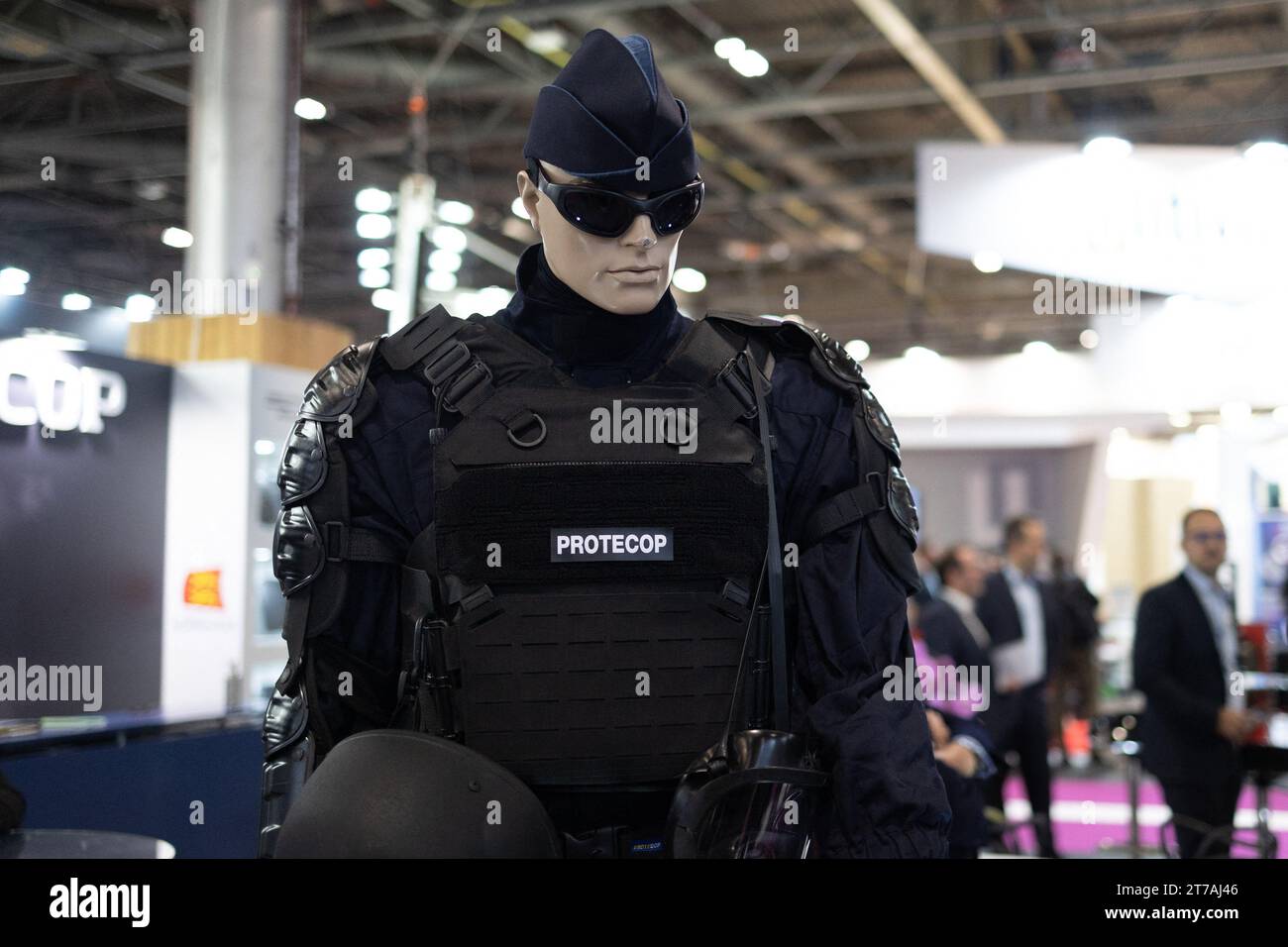 Villepinte, Francia. 14 novembre 2023. Illustrazioni della fiera internazionale della sicurezza nazionale Milipol, presso il Parc des Expositions di Villepinte, Parigi Surbubs, il 14 novembre 2023. Foto di Raphael Lafargue/ABACAPRESS.COM Credit: Abaca Press/Alamy Live News Foto Stock