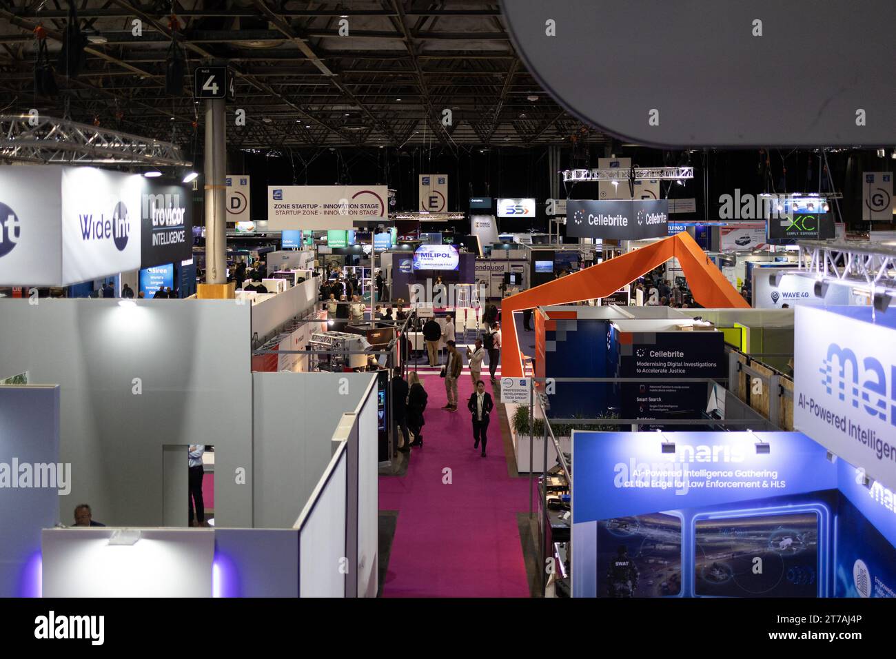 Villepinte, Francia. 14 novembre 2023. Vista generale della fiera internazionale della sicurezza nazionale Milipol, presso il Parc des Expositions di Villepinte, Parigi Surbubs, il 14 novembre 2023. Foto di Raphael Lafargue/ABACAPRESS.COM Credit: Abaca Press/Alamy Live News Foto Stock