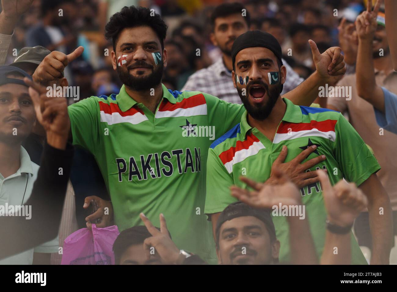 Kolkata, India. 11 novembre 2023. 11 novembre, Calcutta, India: I tifosi sono visti durante la partita di Coppa del mondo di cricket maschile 2023 tra Inghilterra e Pakistan all'Eden Gardens Stadium. L'11 novembre 2023 a Calcutta, in India. (Foto di Dipa Chakraborty/ Eyepix Group/Sipa USA) credito: SIPA USA/Alamy Live News Foto Stock