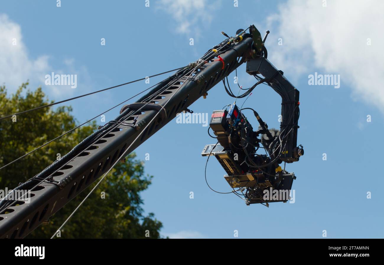 Telecamera in aria montata su Un braccio con braccio a braccio per gru per impieghi gravosi, Inghilterra Regno Unito Foto Stock