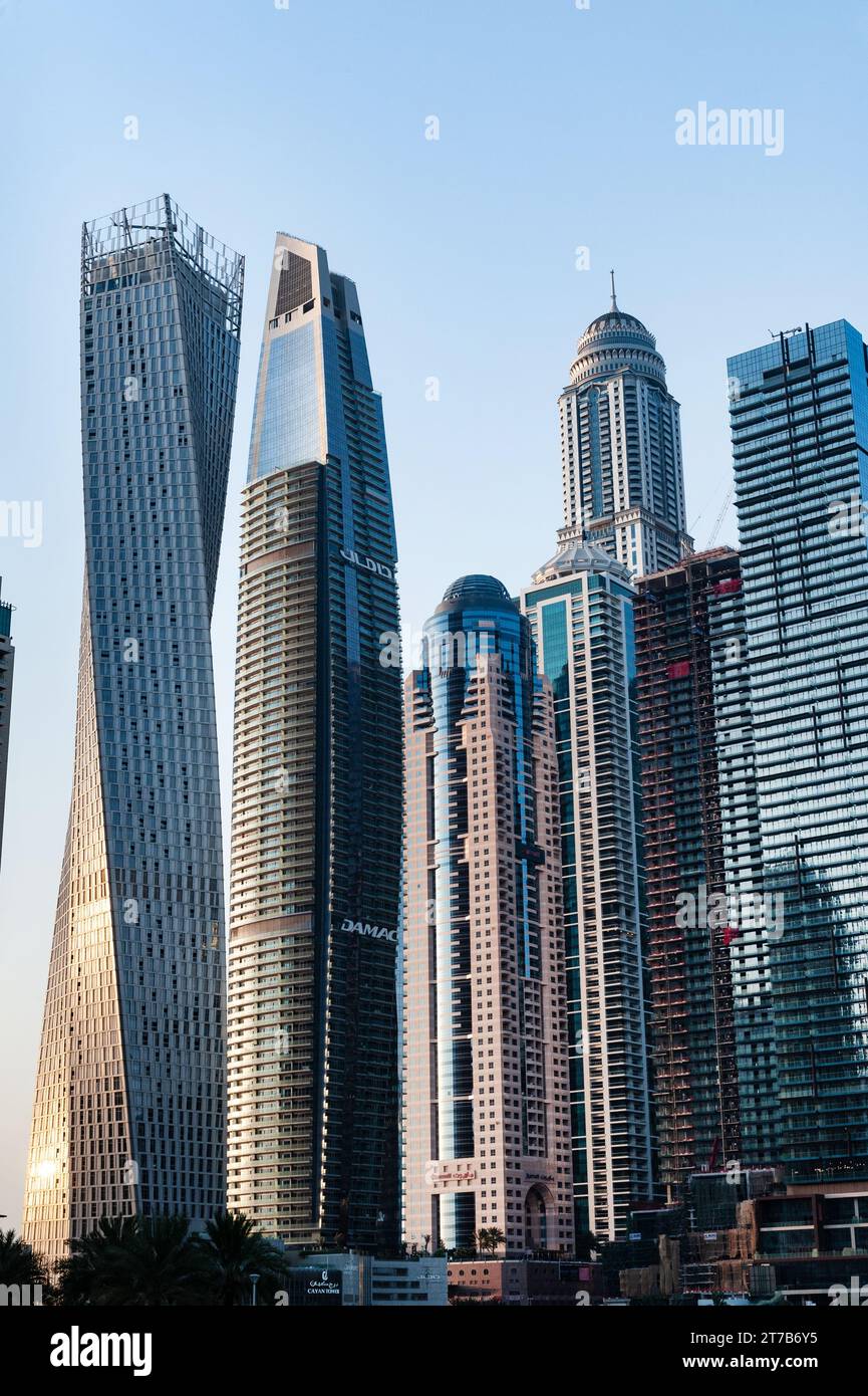 Dubai, Emirati Arabi Uniti. 2 luglio 2019 grattacieli di lusso a Dubai Marina, Dubai, Emirati Arabi Uniti. Foto Stock