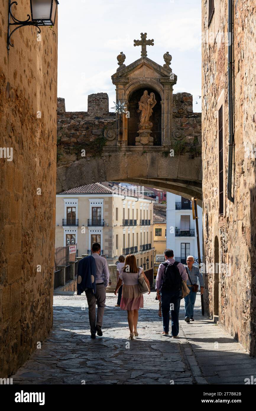 Europa, Spagna, Estremadura, Cáceres, Arco de la Estrella - ingresso all'antica città fortificata Foto Stock