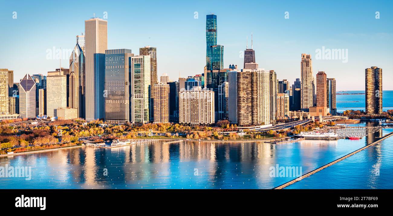 Lago Michigan, Lincoln Park e skyline della città con famosi edifici in autunno, Chicago, Illinois, USA Foto Stock