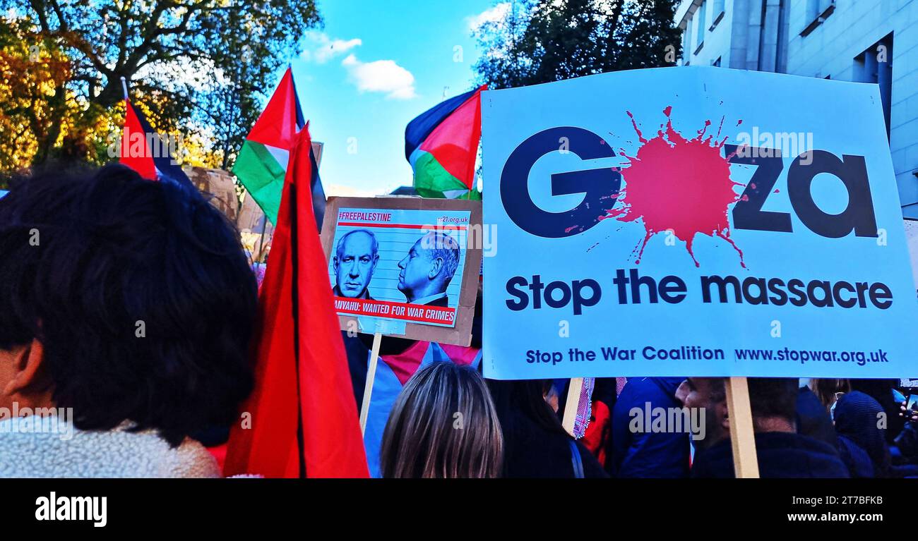 Oltre 300.000 pro-palestinesi hanno marciato da Hyde Park all'ambasciata degli Stati Uniti a Londra, nel pomeriggio dell'11 novembre 2023, protestando contro la guerra e sollecitando un immediato cessate il fuoco. Regno Unito. Foto Stock