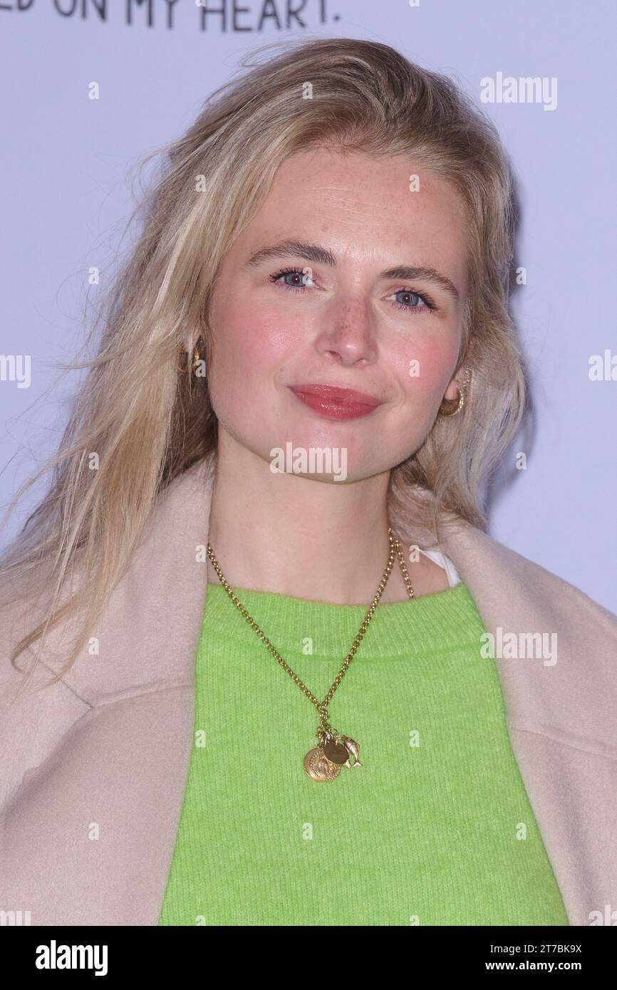 Londra, Regno Unito . 14 novembre 2023 . Laura Coleman fotografata allo SKATE di Somerset House con Switzerland Tourism tenutasi alla Somerset House. Credito: Alan D West/EMPICS/Alamy Live News Foto Stock