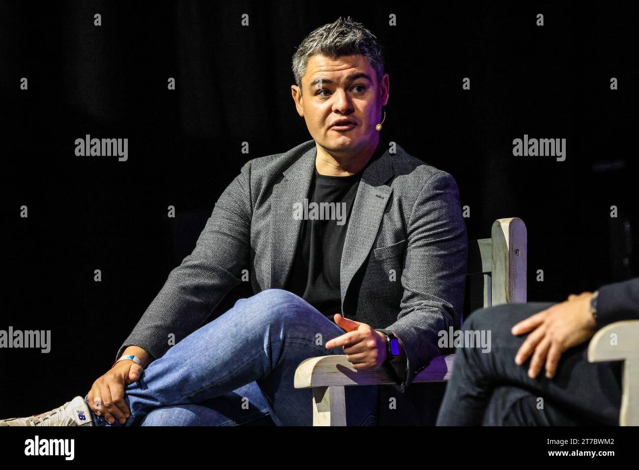 Lisboa, Portogallo. 14 novembre 2023. Miguel Delaney, Chief Football Writer, The Independent, conferenza dal vivo sul palco 3 durante il secondo giorno del Web Summit 2023 all'Altice Arena di Lisbona. Credito: SOPA Images Limited/Alamy Live News Foto Stock