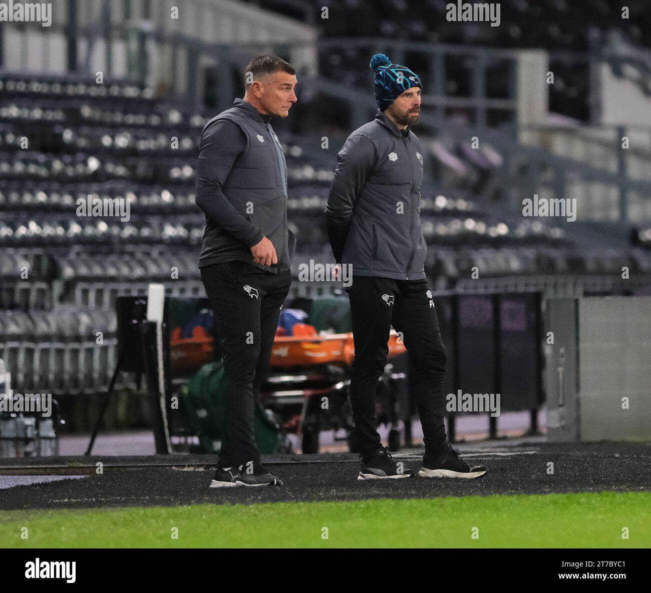 Pride Park, Derby, Derbyshire, Regno Unito. 14 novembre 2023. Fa Cup First Round Replay Football, Derby County contro Crewe Alexandra; Derby County Head Coach Paul Warne e Assistant coach Richie Barker Credit: Action Plus Sports/Alamy Live News Foto Stock