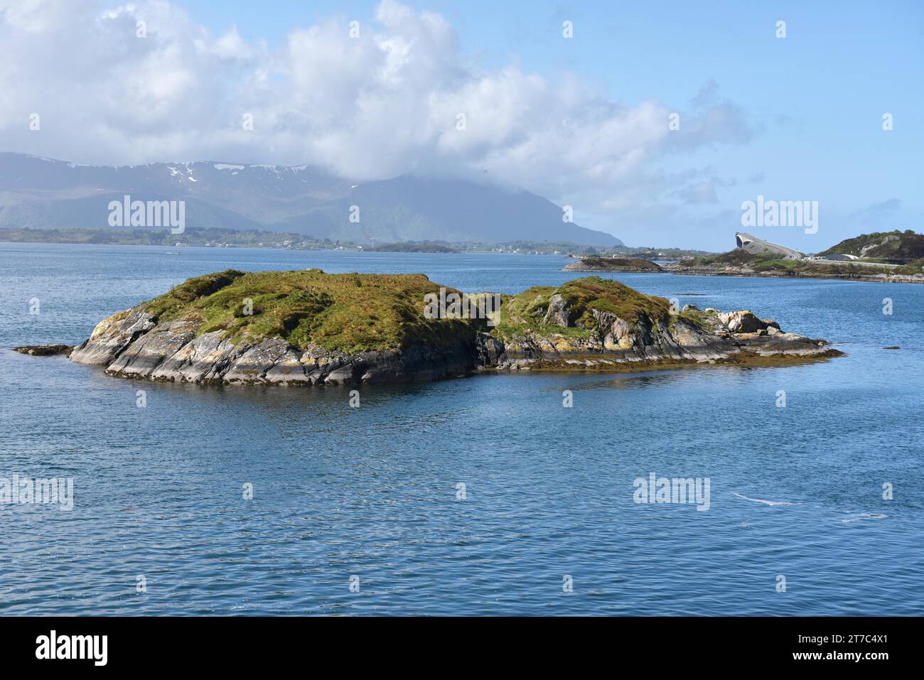 Paesaggio dell'arcipelago sulla strada atlantica in Norvegia Foto Stock