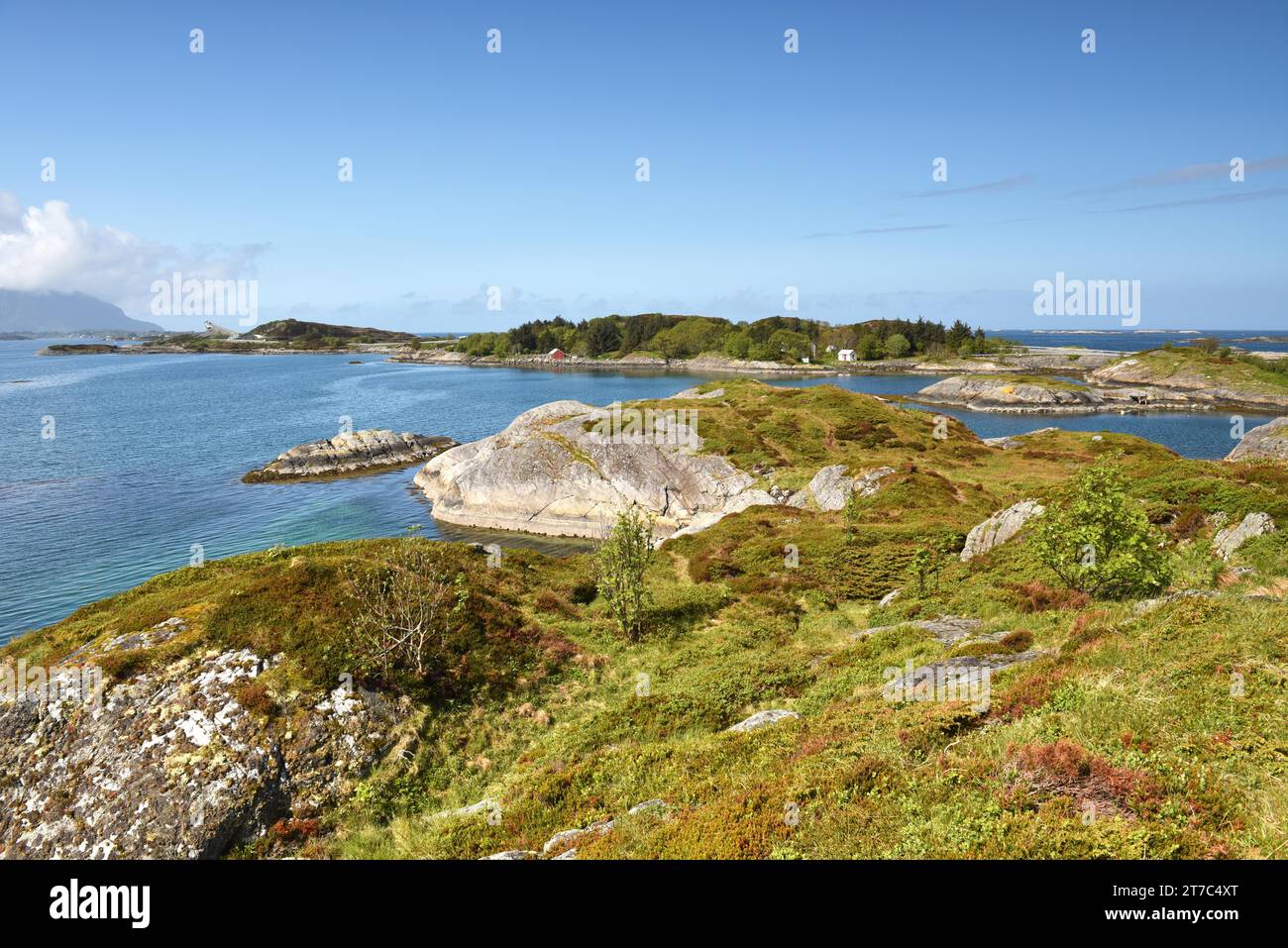 Paesaggio dell'arcipelago sulla strada atlantica in Norvegia Foto Stock