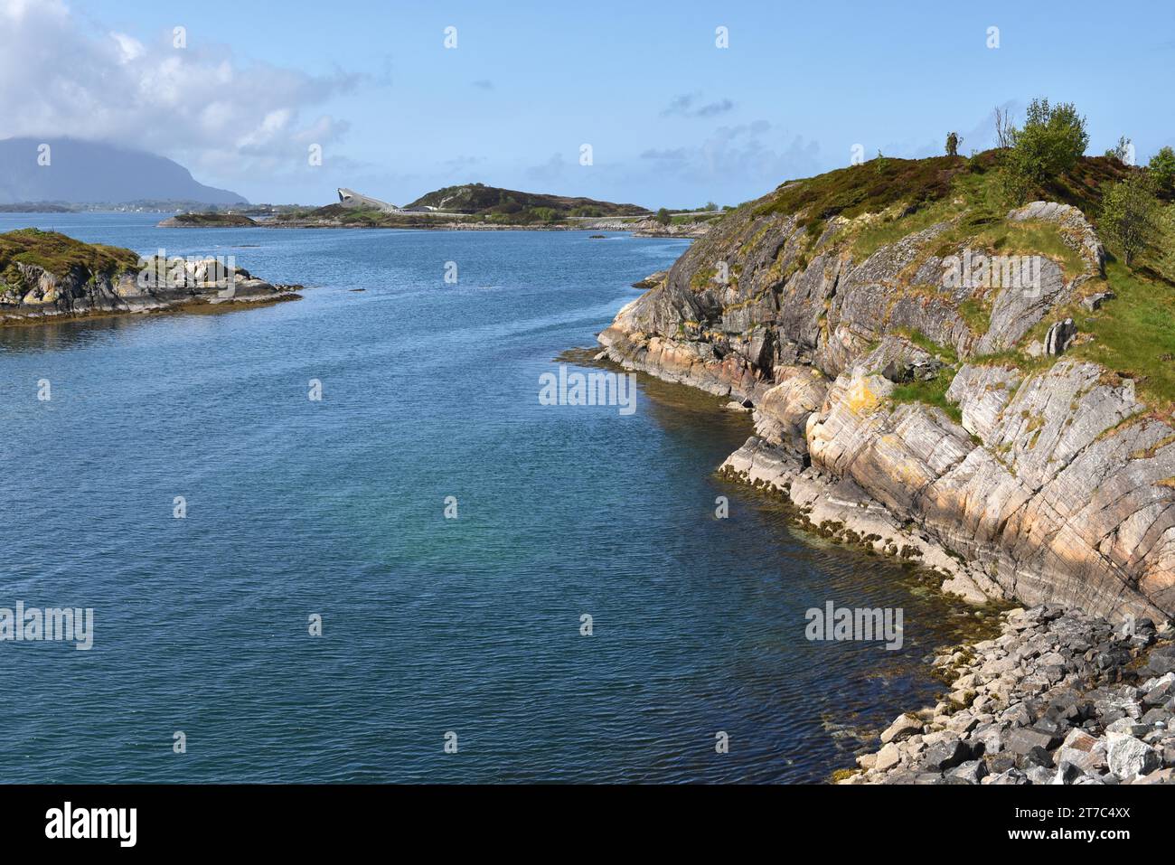 Paesaggio dell'arcipelago sulla strada atlantica in Norvegia Foto Stock