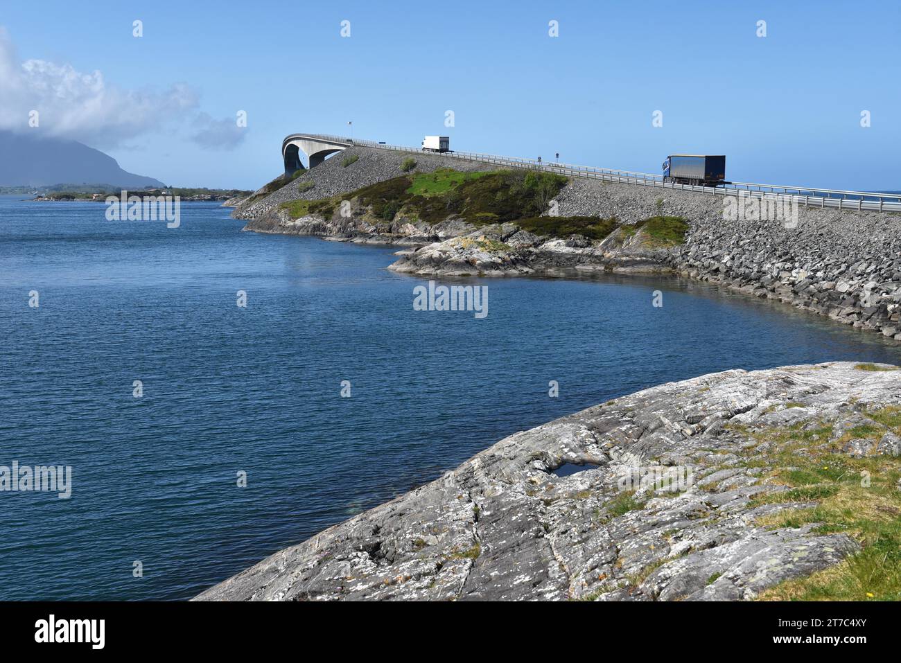 Paesaggio dell'arcipelago sulla strada atlantica in Norvegia Foto Stock