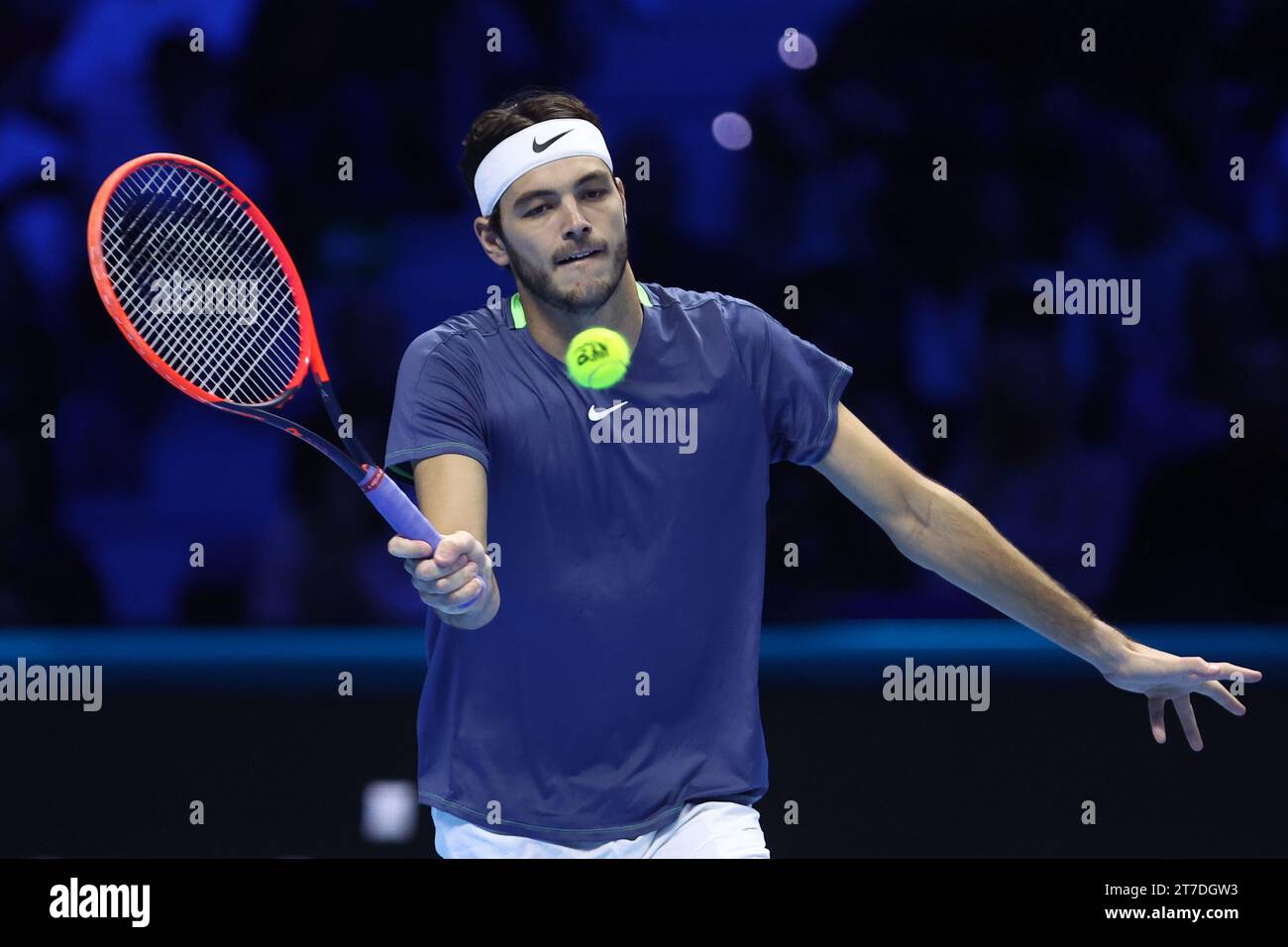Torino, Italia. 14 novembre 2023. Taylor Fritz degli Stati Uniti in azione durante l'amichevole single match tra Hubert Hurkacz della Polonia Taylor Fritz degli Stati Uniti d'America il terzo giorno della finale del Nitto ATP World Tour. Crediti: Marco Canoniero/Alamy Live News Foto Stock