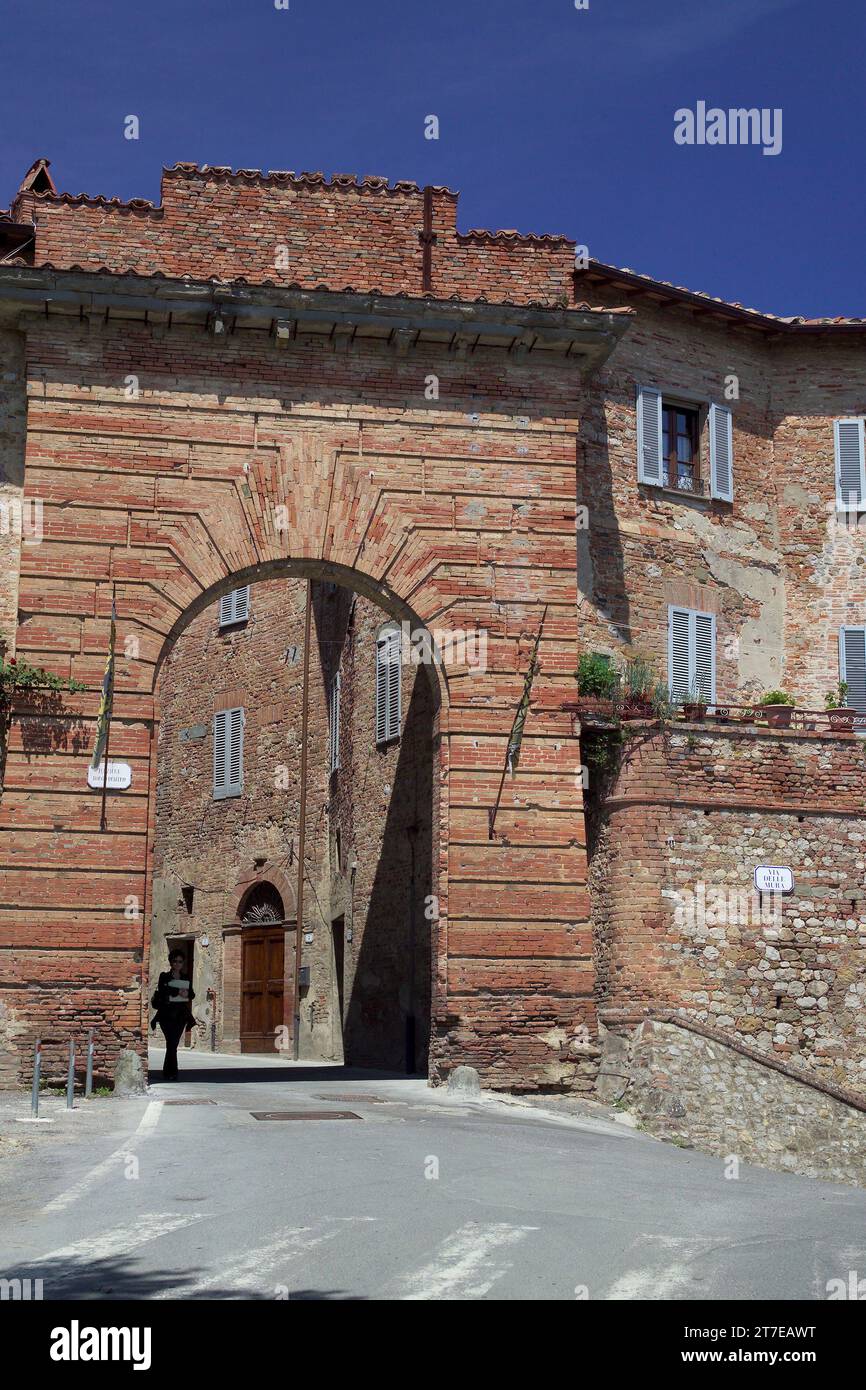 Europa. Italia. Umbria. Provincia di Perugia. Città ​​of la Chiesa Parrocchiale. Porta Santa Maria Foto Stock