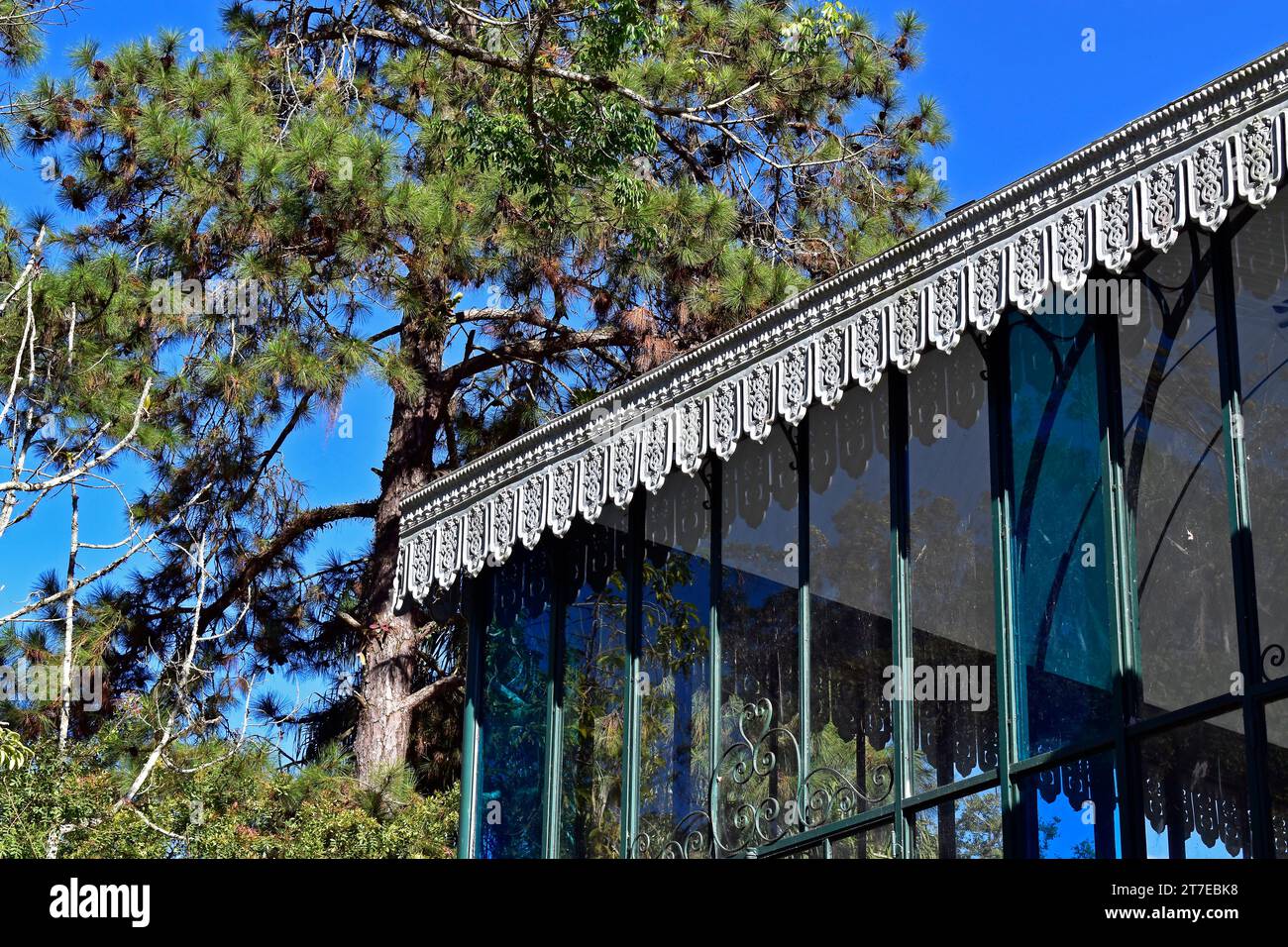 Gronde decorative su struttura metallica, Petropolis, Rio de Janeiro, Brasile Foto Stock