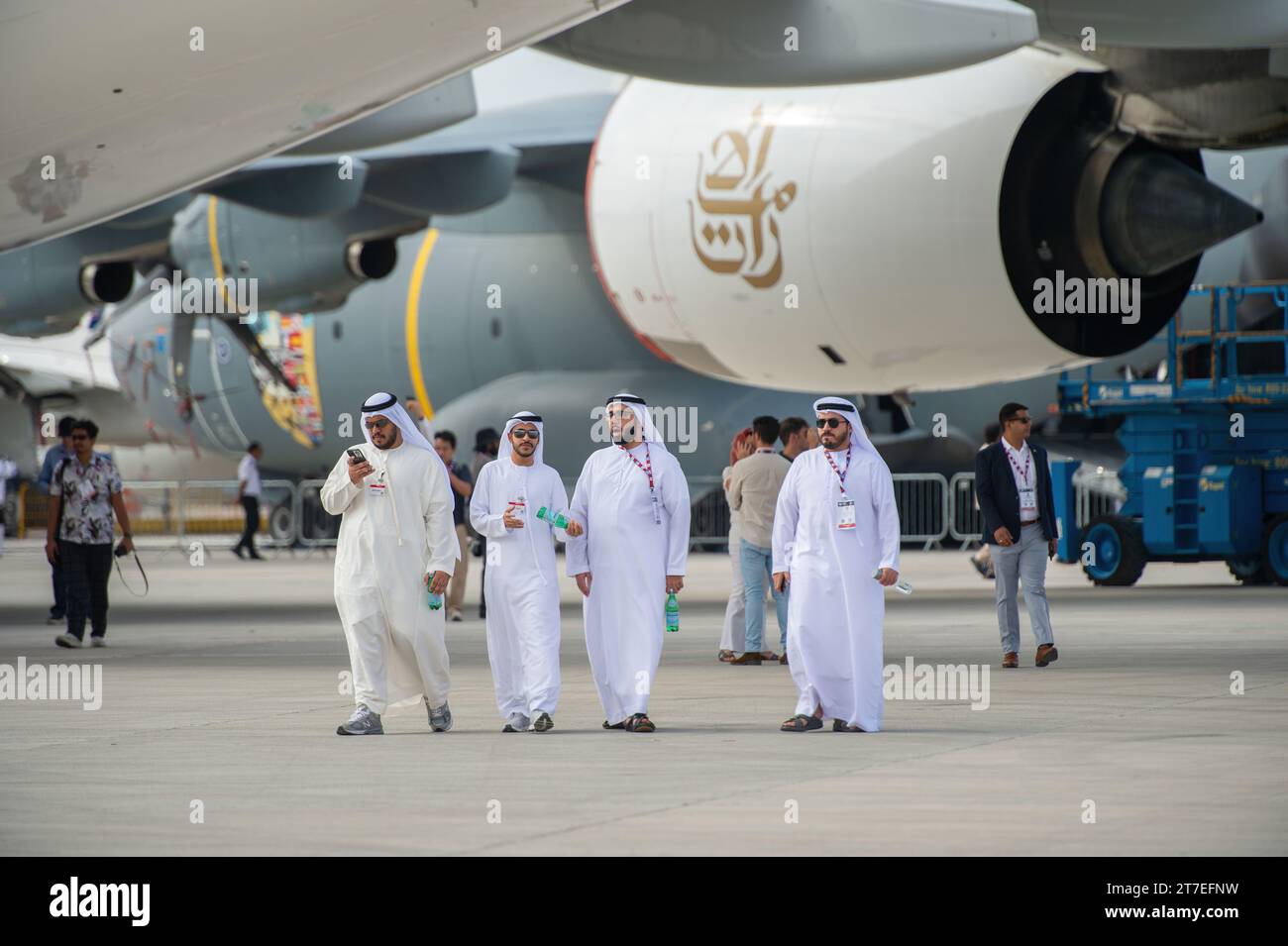 DUBAI, Emirati Arabi Uniti, 15 novembre 2023. Scene del 3° giorno dello spettacolo aereo di Dubai 2023. L'evento si è svolto presso l'Aeroporto Internazionale DWC Maktoum Foto Stock