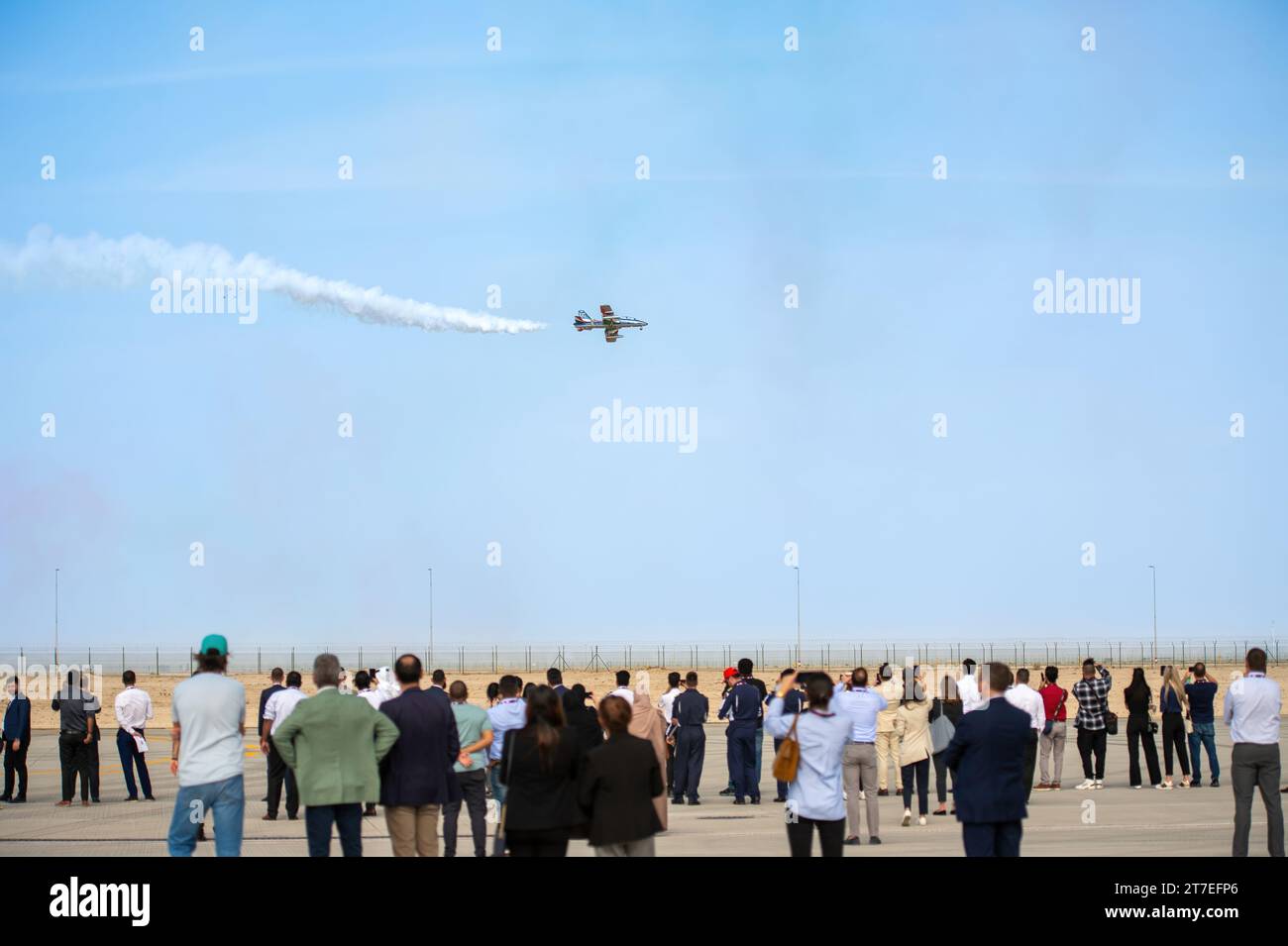 DUBAI, Emirati Arabi Uniti, 15 novembre 2023. Scene del 3° giorno dello spettacolo aereo di Dubai 2023. L'evento si è svolto presso l'Aeroporto Internazionale DWC Maktoum Foto Stock
