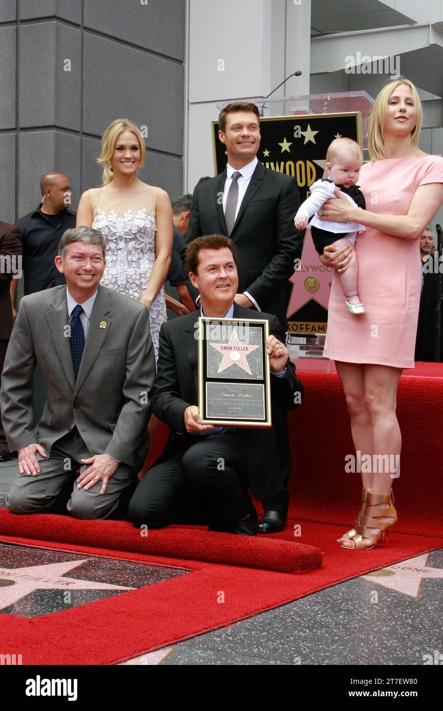 Simon Fuller alla cerimonia della camera di commercio di Hollywood per onorarlo con una stella sulla Hollywood Walk of Fame a Hollywood, CALIFORNIA, 23 maggio 2011. Crediti fotografici: Joseph Martinez / Picturelux Foto Stock