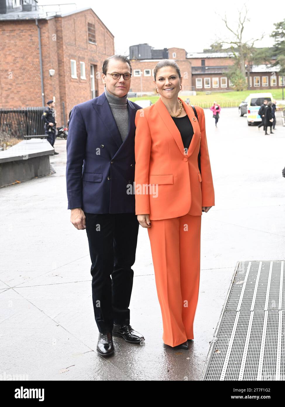 STOCCOLMA, SVEZIA 20231115La Principessa ereditaria Vittoria e il Principe Daniele arrivano all'Aula medica, Karolinska Institute ti taje parte di "Pep" della generazione Pep Foto Stock