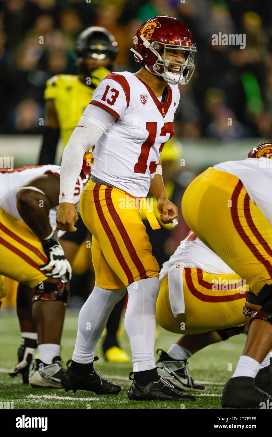 Il quarterback degli USC Trojans Caleb Williams (13) convoca una partita di football universitario della stagione regolare contro gli Oregon Ducks, sabato, Novembe Foto Stock