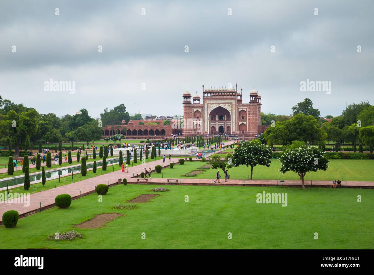 Vista aerea del giardino Taj Mahal con moschea Foto Stock