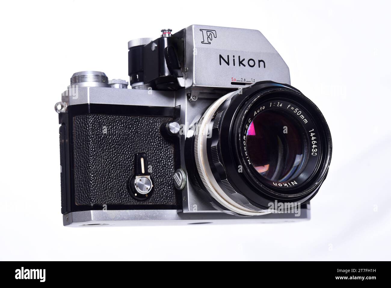 Goiania, Goias, Brasile, 9 luglio 2023 - vecchie macchine fotografiche analogiche per film d'epoca. Foto Stock