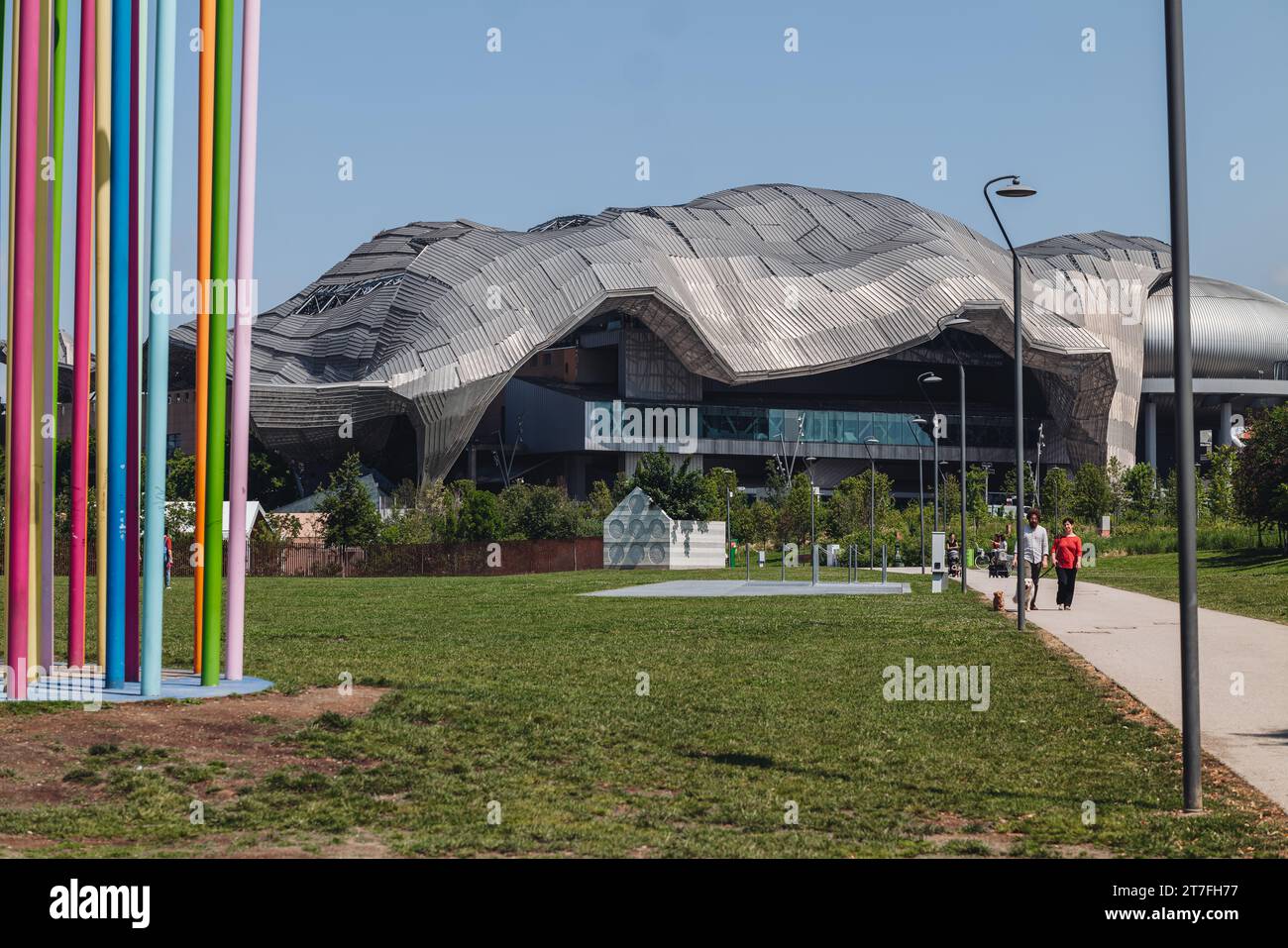 Milano, Italia - Giugno 2023: Fiera Milano pavillon, architettura moderna nel famoso quartiere chiamato City Life Foto Stock