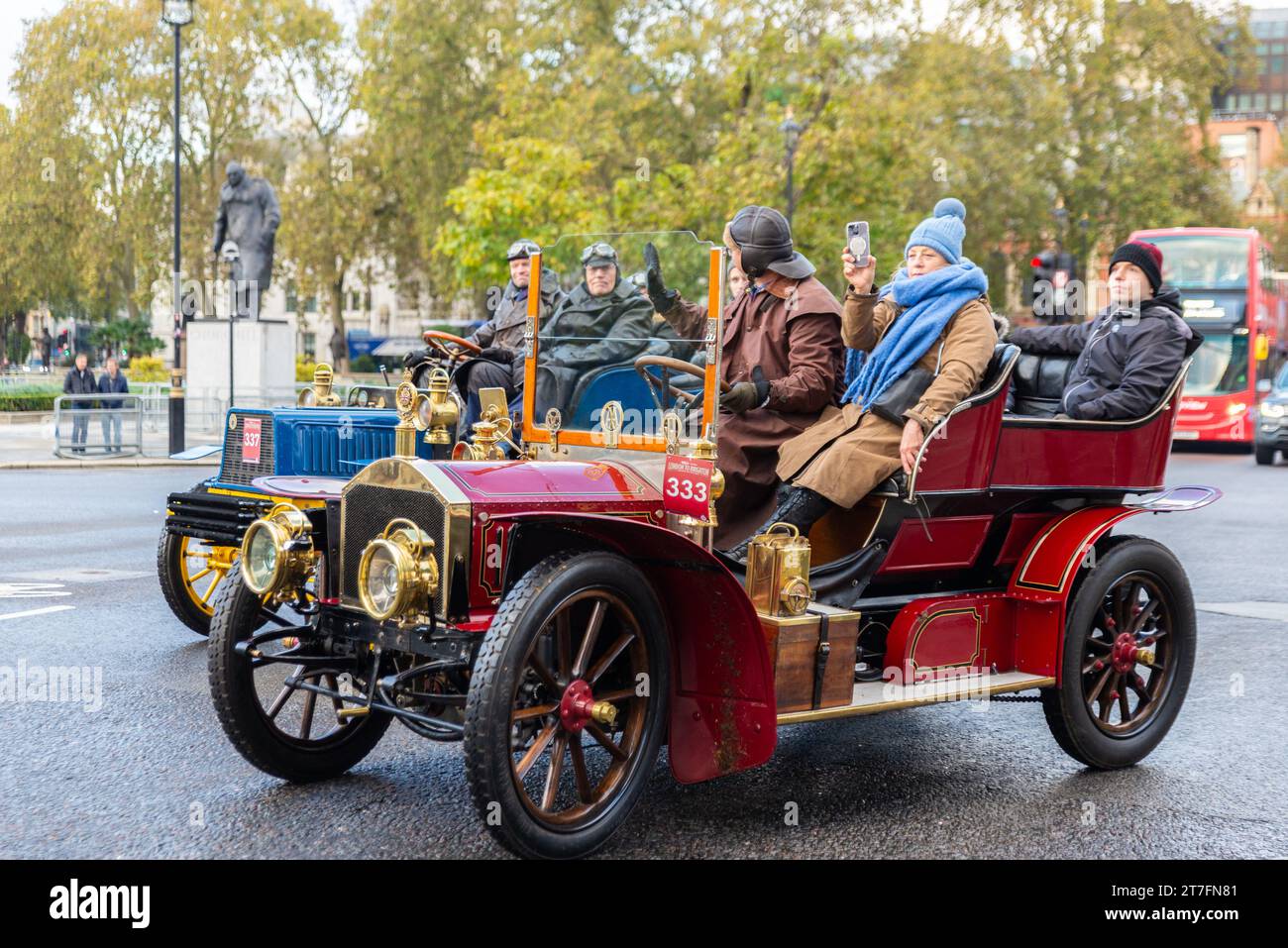 1904 Napier auto d'epoca che partecipa alla corsa di auto d'epoca da Londra a Brighton, evento di auto d'epoca che attraversa Westminster, Londra, Regno Unito Foto Stock