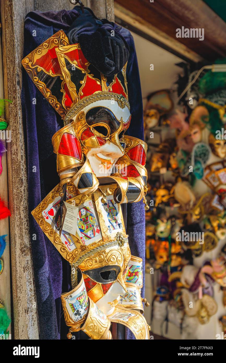 VENEZIA, ITALIA - 4 MARZO 2023: Maschera di Carnevale. Foto Stock