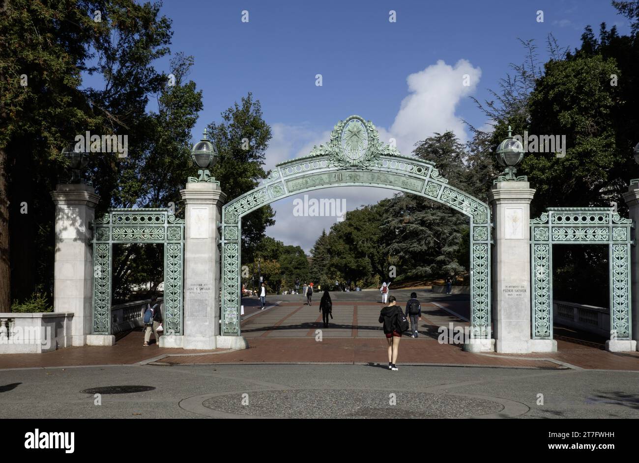 Sather Gate nel campus della UC Berkeley, Berkeley, California, USA Foto Stock