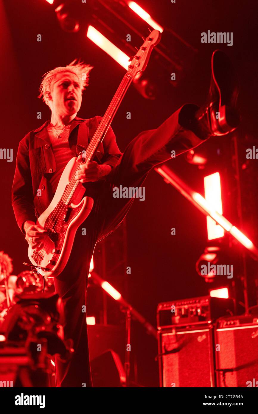 Queens of the Stone Age Performing in London Rock band Queens of the Stone Age esibendosi all'O2 di Londra durante il loro tour The End Is Nero. Londra The O2 Regno Unito Copyright: XJohnxBarryx JB3 9748 credito: Imago/Alamy Live News Foto Stock