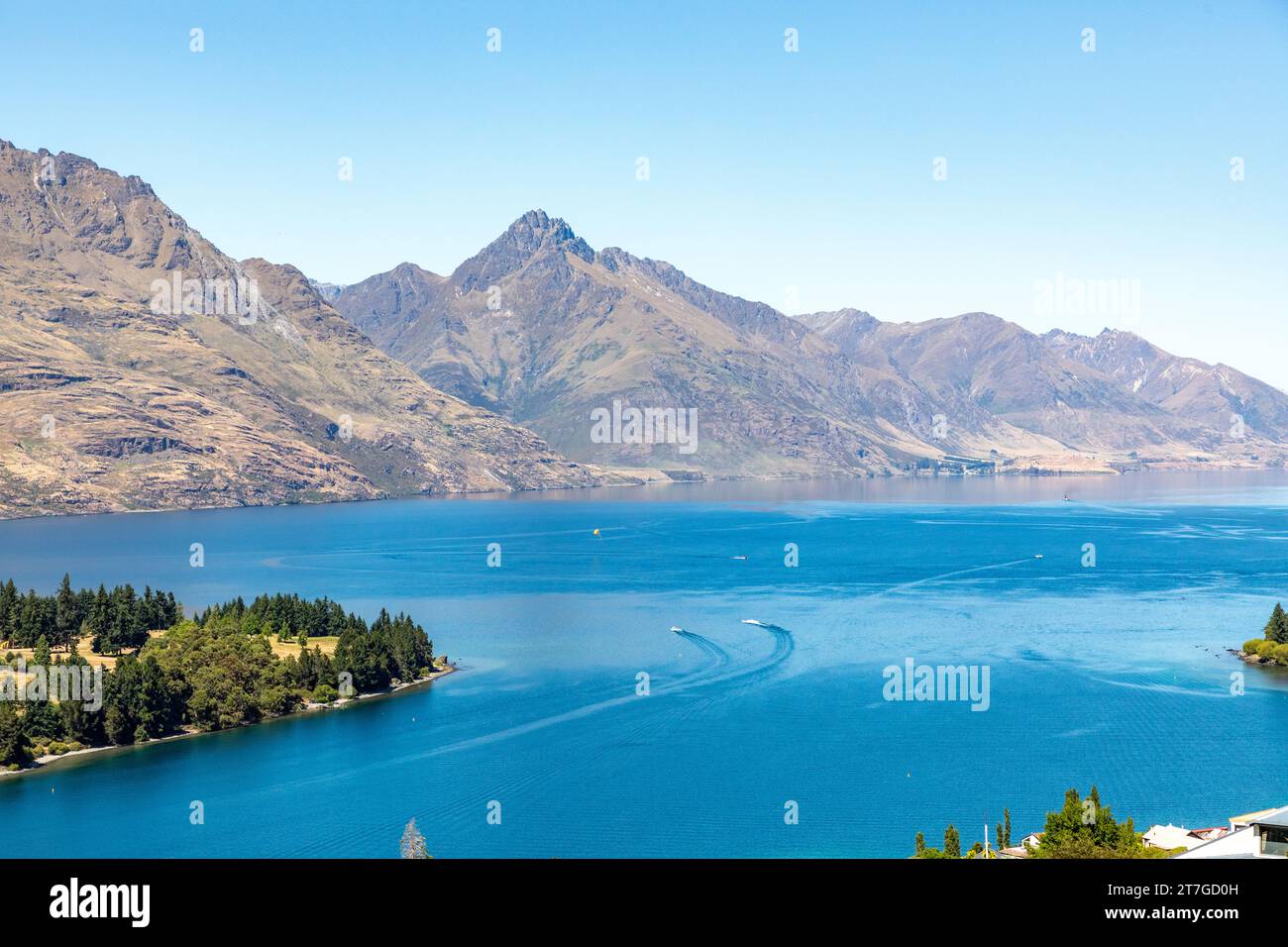 Queenstown (Māori: Tāhuna) è una località turistica di Otago, nel sud-ovest dell'Isola del Sud della nuova Zelanda. La città è costruita intorno a un'insenatura chiamata Queenst Foto Stock