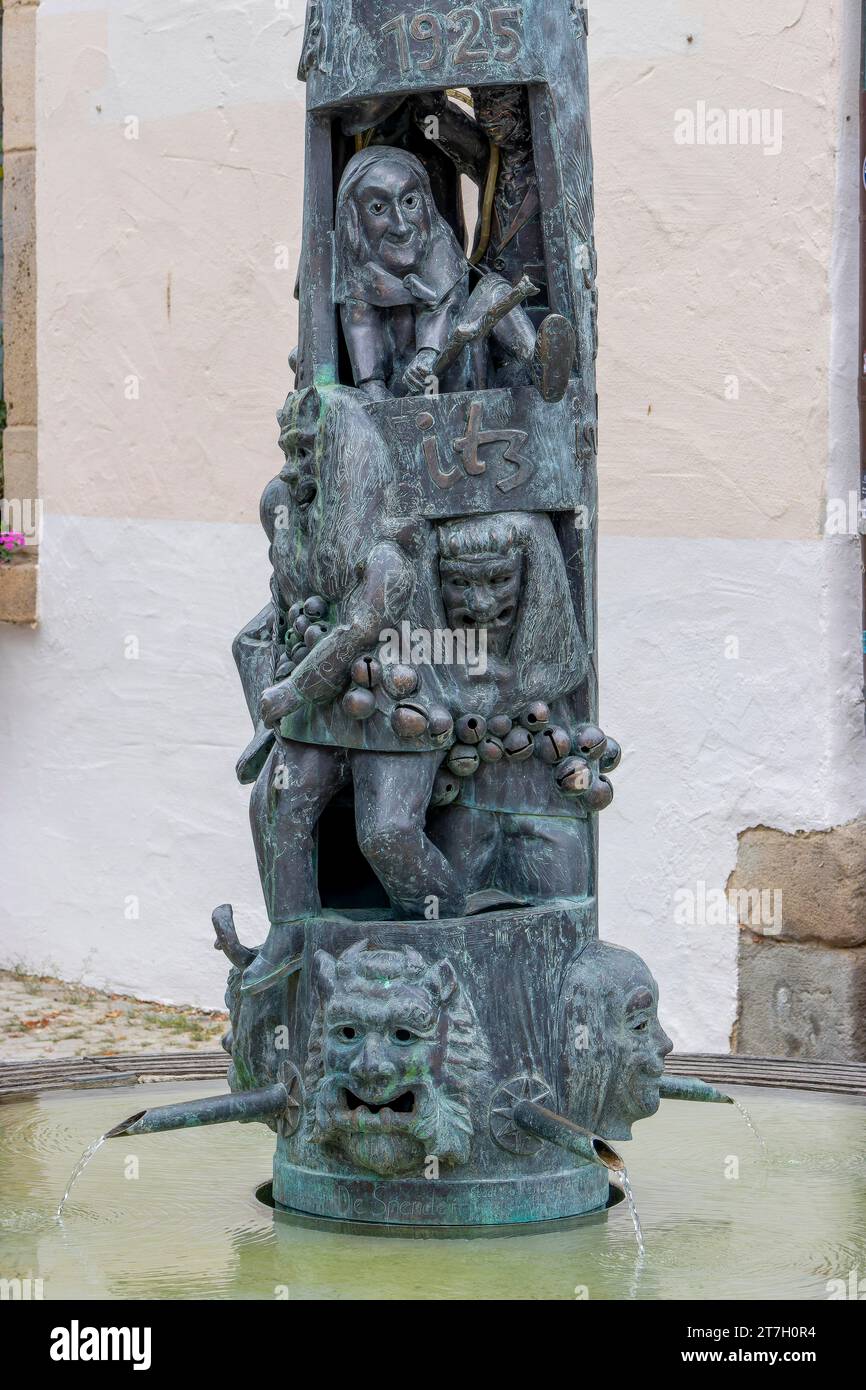 Dettaglio della Fontana dello sciocco dell'artista Gerold Jaeggle, città vecchia, Rottenburg am Neckar, Baden-Wuerttemberg, Germania Foto Stock