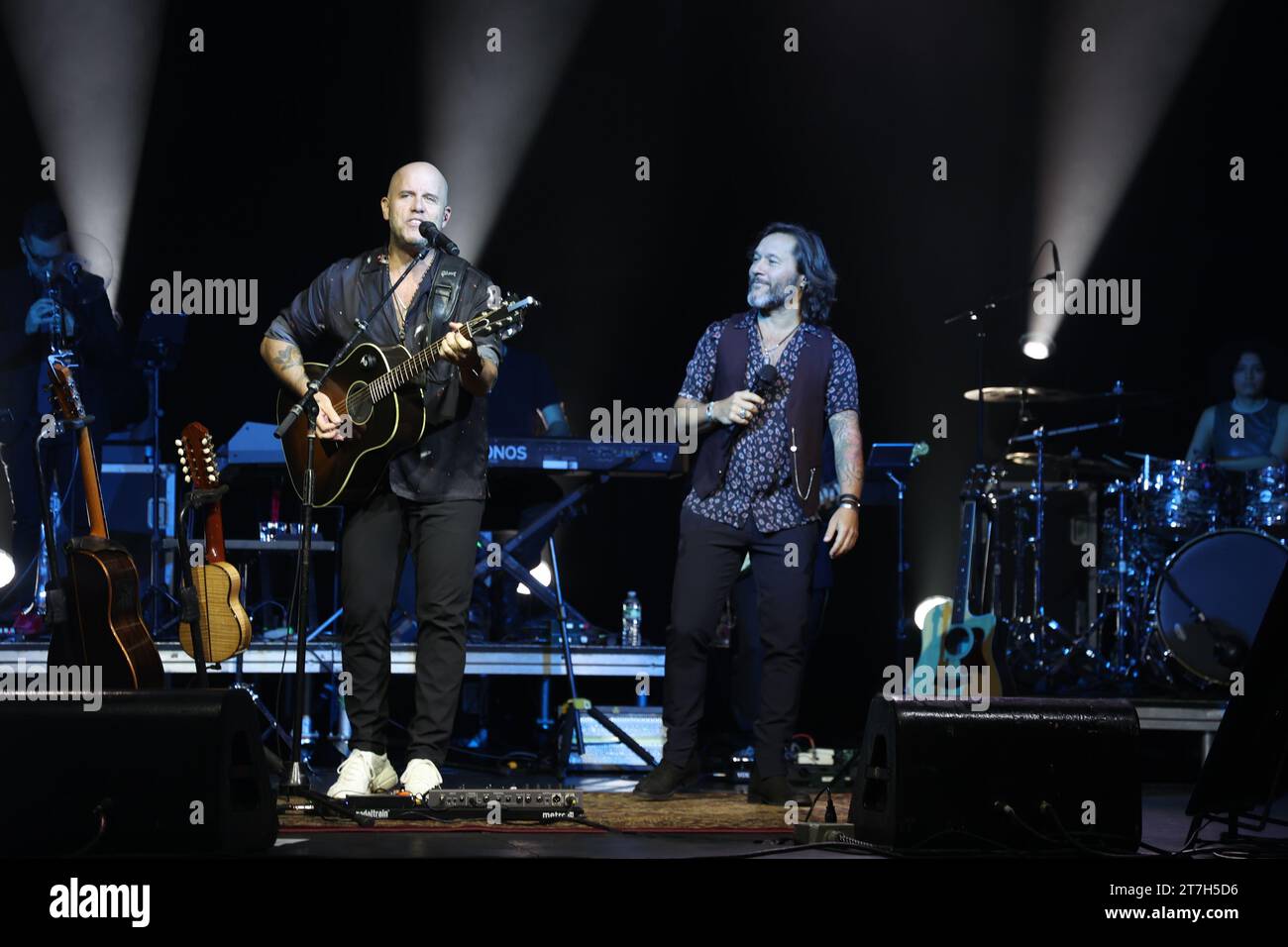 15 novembre 2023, NYC, NY: (Nuovo) Gian Marco e Diego Torres, Buena Vida Tour a New York. 15 novembre 2023, New York, USA: Gian Marco e Diego Torres si sono esibiti in un concerto al Palladium di Times Square. Gian Marco è senza dubbio una delle icone latinoamericane della musica contemporanea e la sua prolifica carriera si distingue per essere una mente brillante che compone, interpreta e produce ugualmente. Diego Torres è un cantautore, produttore e attore argentino. Come attore ha partecipato a nove film, tra i quali i più importanti sono stati i suoi ruoli principali in la furia, la vendetta, gli sconosciuti in la Foto Stock