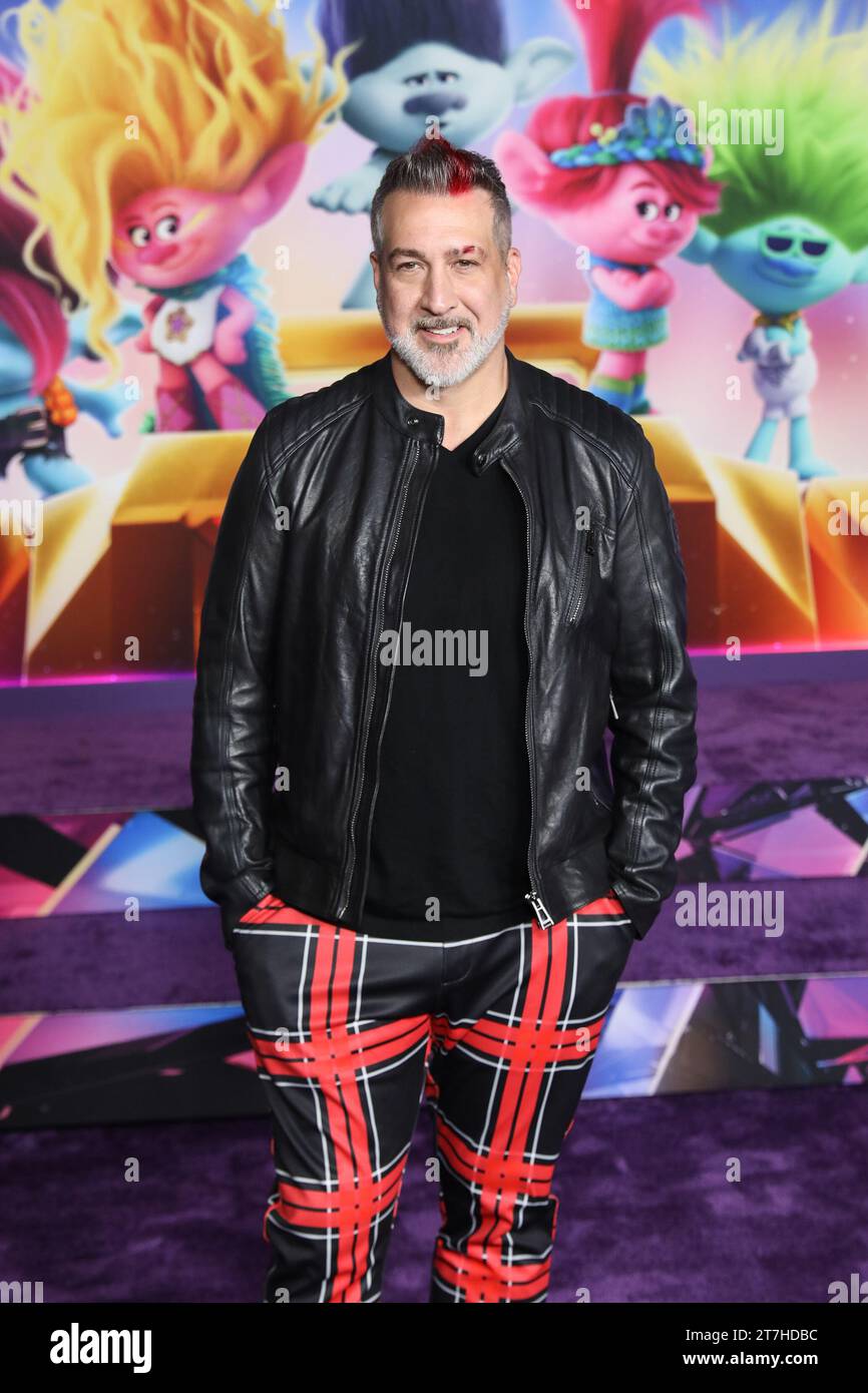 Hollywood, USA. 15 novembre 2023. Joey Fatone arriva al Trolls Band Together Special Screening tenutosi al TCL Chinese Theatre di Hollywood, CALIFORNIA, mercoledì 15 novembre 2023. (Foto di Conor Duffy/Sipa USA) credito: SIPA USA/Alamy Live News Foto Stock