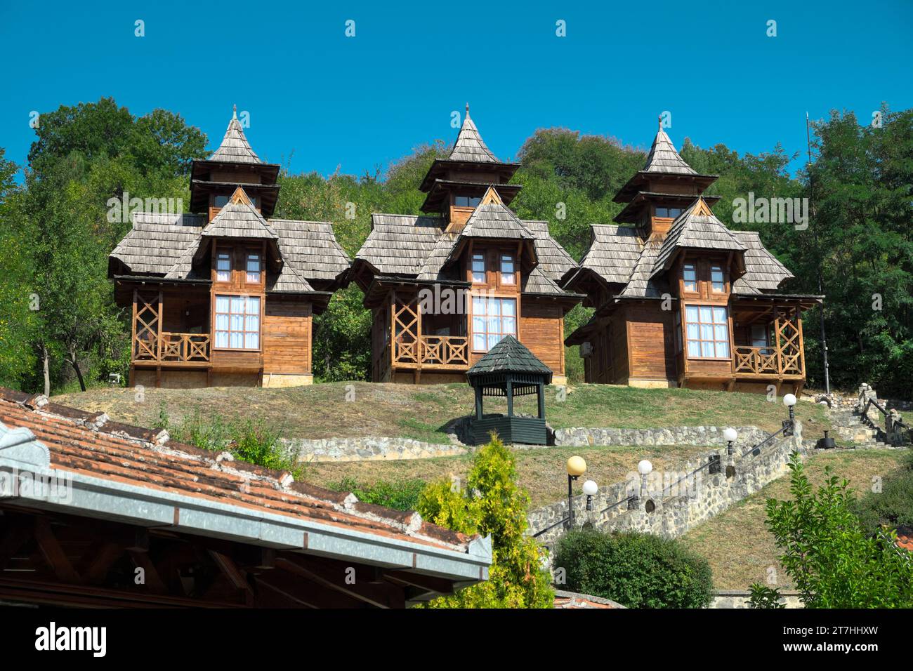 Nuove case in legno nella stazione di Mokra Gora, Sargan Eight, Serbia Foto Stock