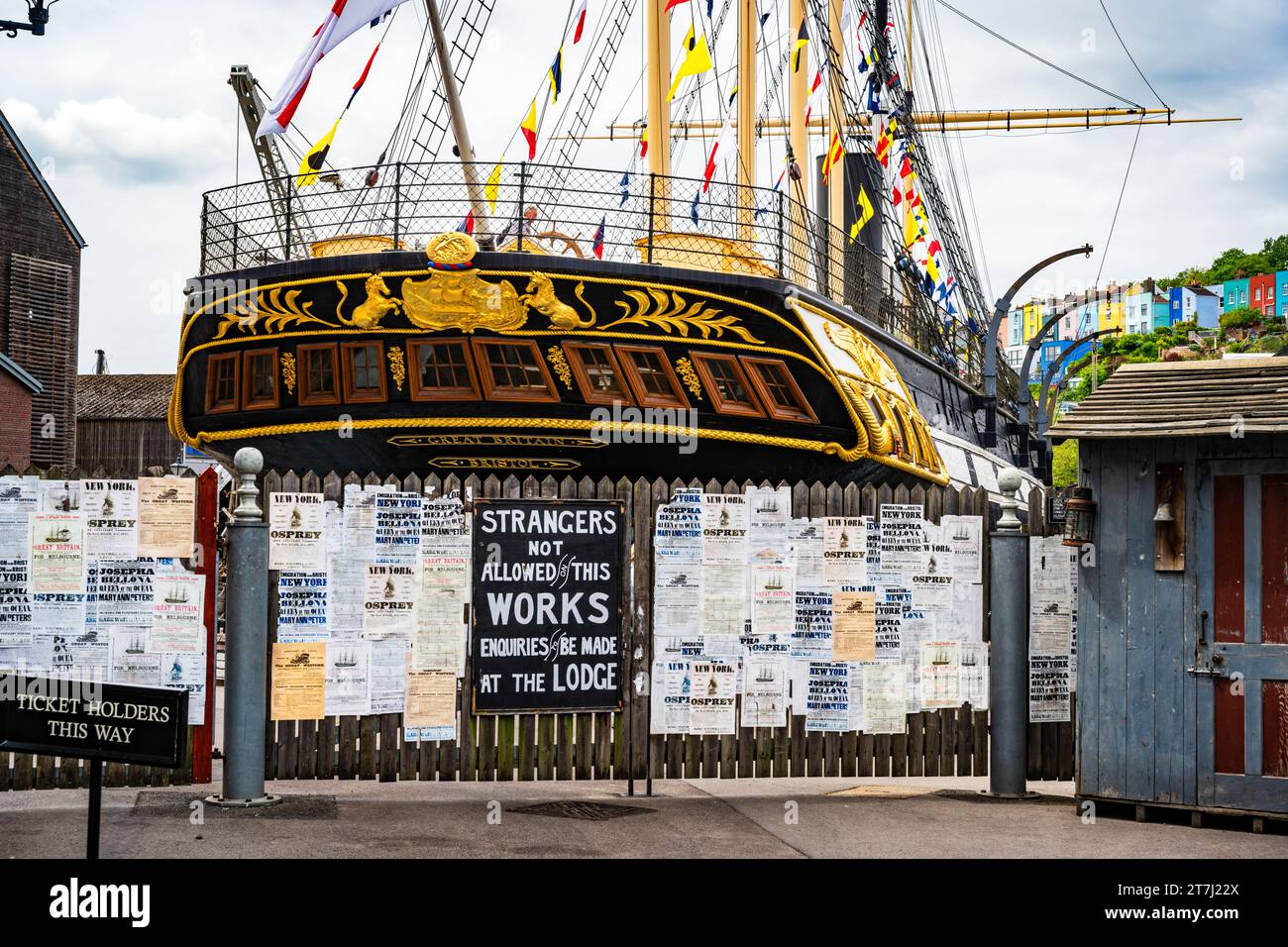 La poppa della nave di ferro di Brunel, SS Great Britain, una nave museo, in bacino di carenaggio presso il Great Western Dockyard, Bristol, Inghilterra, Regno Unito Foto Stock