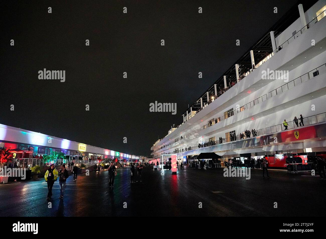 15 novembre 2023, Las Vegas Street Circuit, Las Vegas, FORMULA 1 HEINEKEN SILVER LAS VEGAS GRAND PRIX 2023, nella foto il paddock di Las VEGAS. Foto Stock