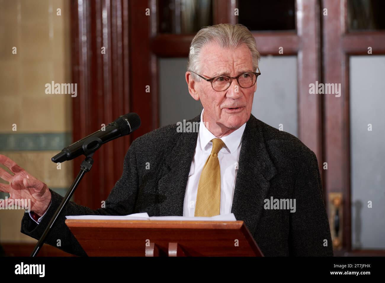 Michael Palin all'Oldie Literary Lunch 14-11-23 Foto Stock