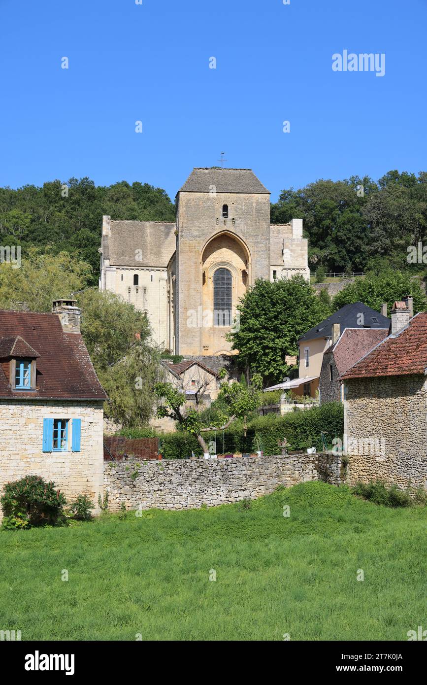 Saint-Amand-de-Coly (Coly-Saint-Amand) nel Périgord Noir è classificato tra i villaggi più belli della Francia. Storia, abbazia, chiesa fortificata, a Foto Stock