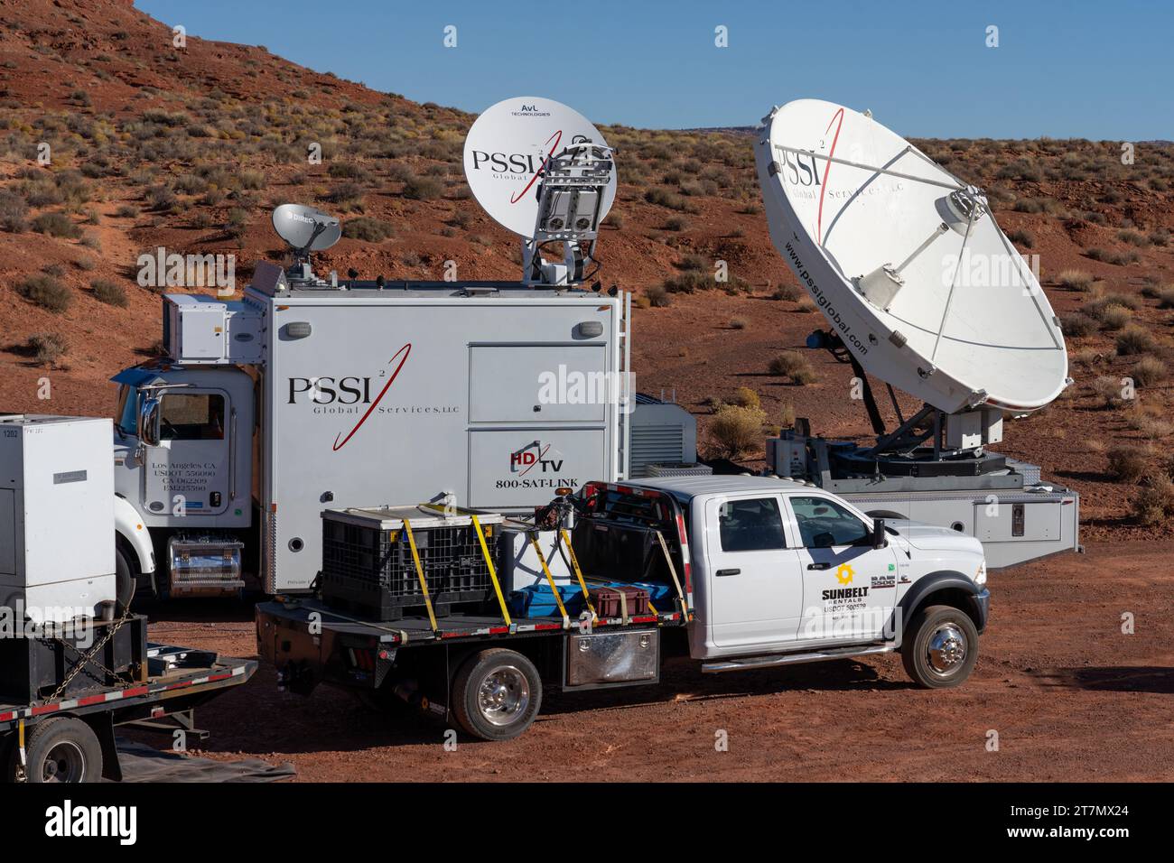 Dispositivi di comunicazione per una trasmissione remota della NASA dell'eclissi solare anulare del 14 ottobre 2023 nella Valle degli dei nello Utah. Bears Ears National Monumen Foto Stock