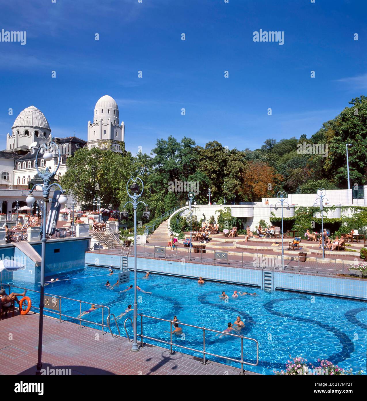 Budapest, Ungheria - 02 settembre 2019: Famosa St Piscina all'aperto Gellert. Fa parte delle terme Gellert a Budapest. Gellert Medicin Foto Stock