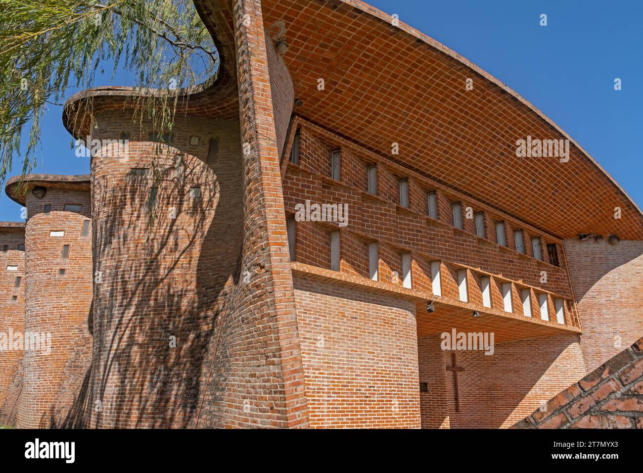 Iglesia de Cristo Obrero y Nuestra Señora de Lourdes, chiesa parrocchiale cattolica di Estación Atlántida, Dipartimento di Canelones, Uruguay, Sud America Foto Stock