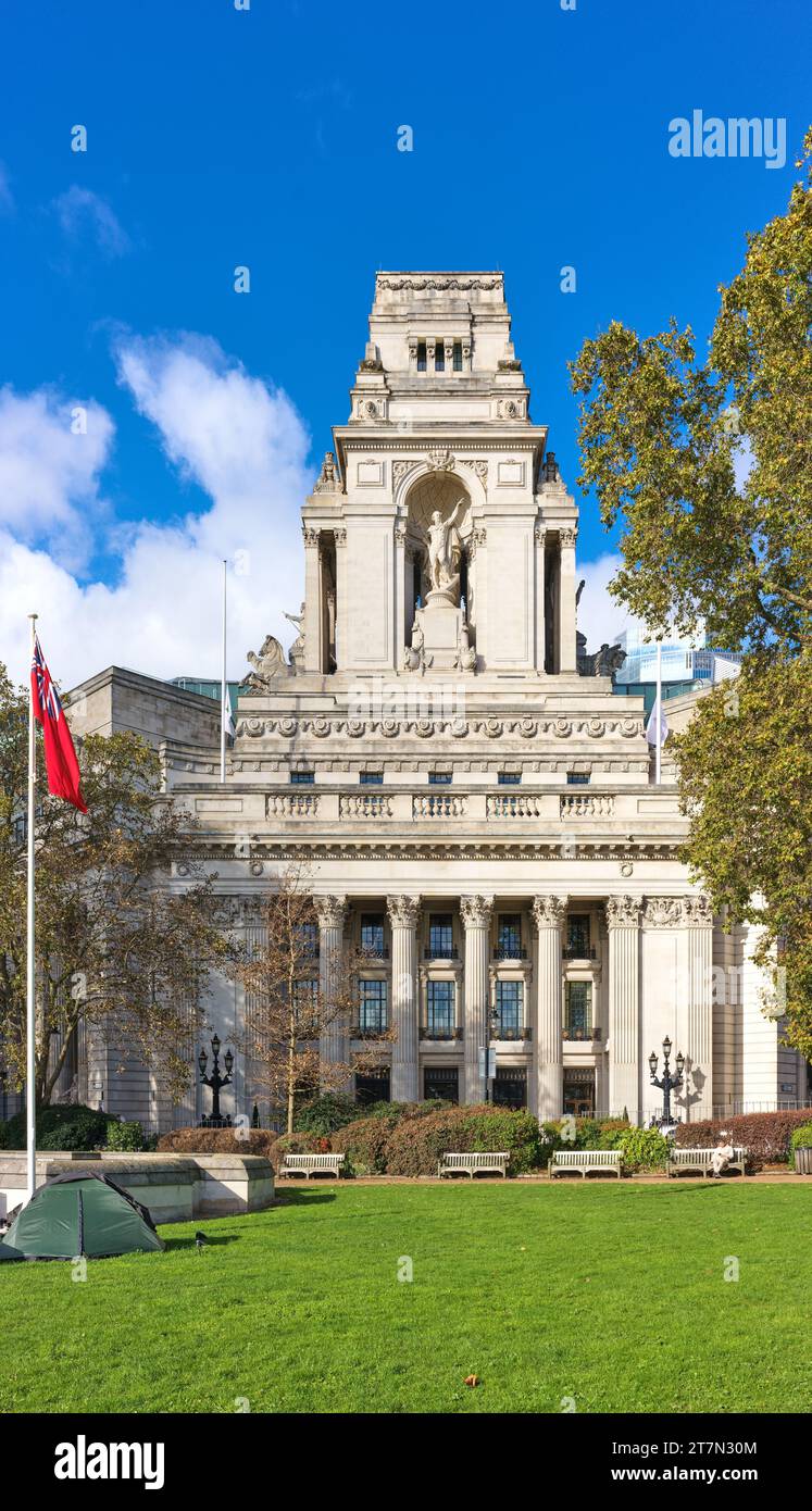 Hotel Four Seasons (ex edificio del Port of London Authority) al 10 di Trinity Square, vicino a Trinity Square Gardens, Londra, Inghilterra. Foto Stock