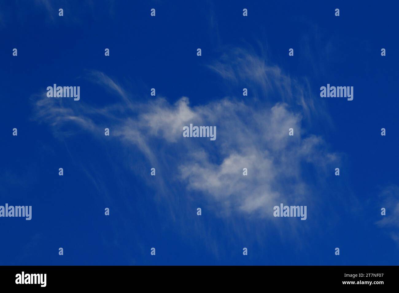 Formazioni cloud. Cielo blu con sfondo nuvole Foto Stock